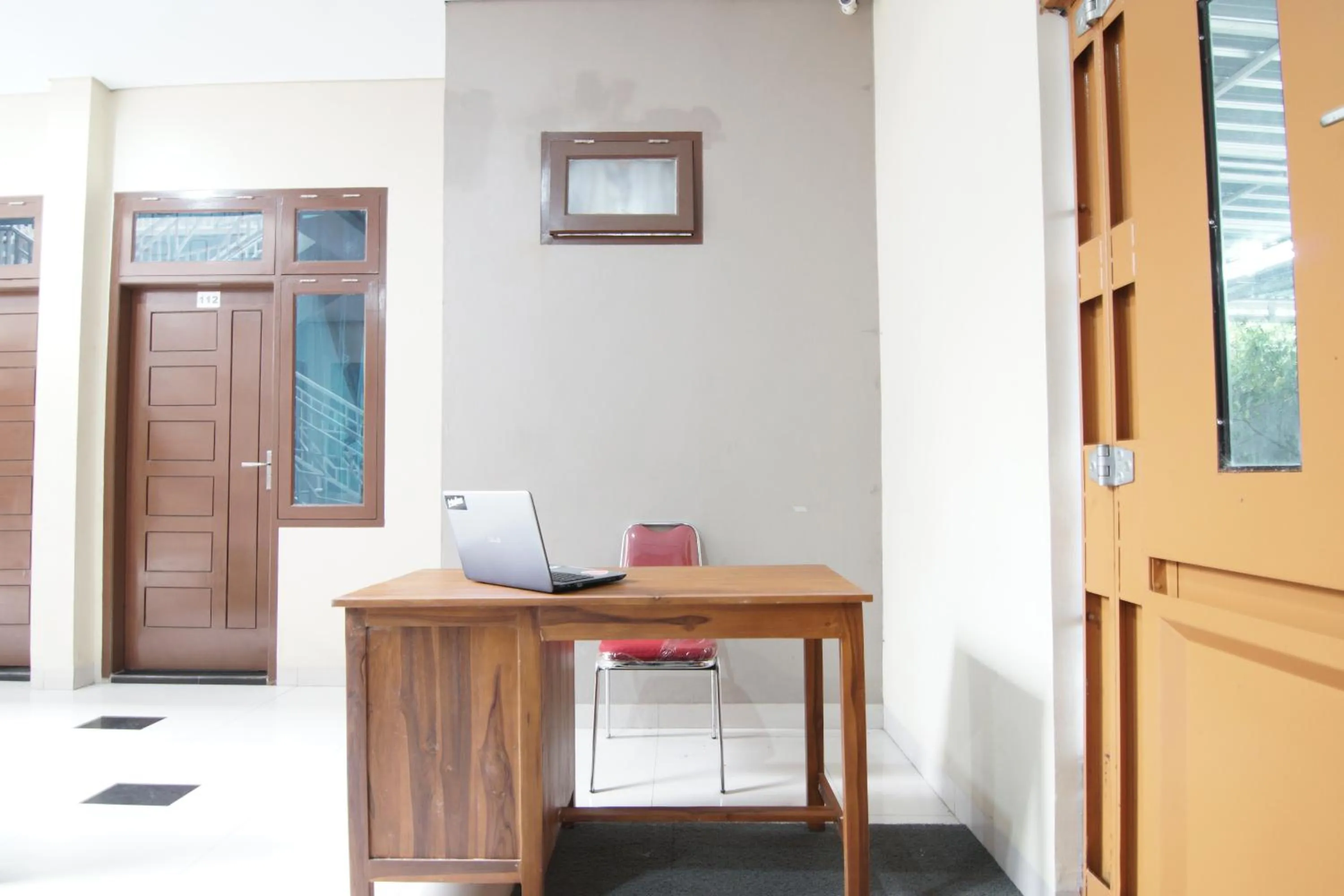 Lobby or reception in Hotel O Pinus Jaya SyariahNearTaman Amaryllis Pekanbaru