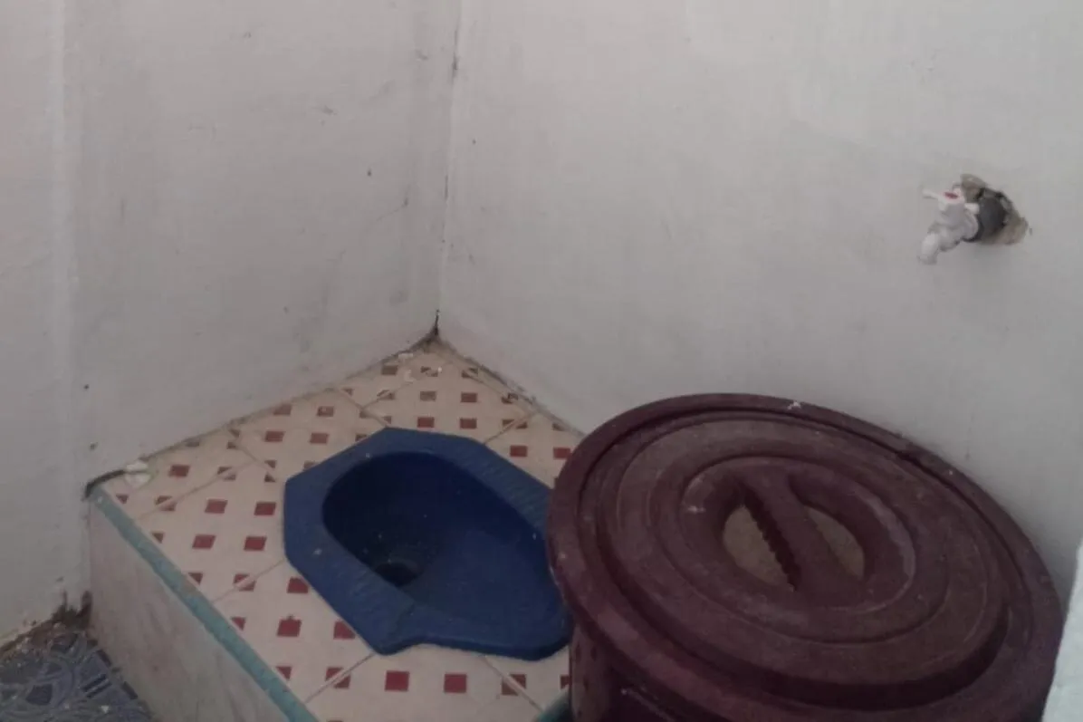 Bathroom, Bed in SPOT ON 93442 Widya Homestay SyariahNearBandara Sultan Syarif Kasim II