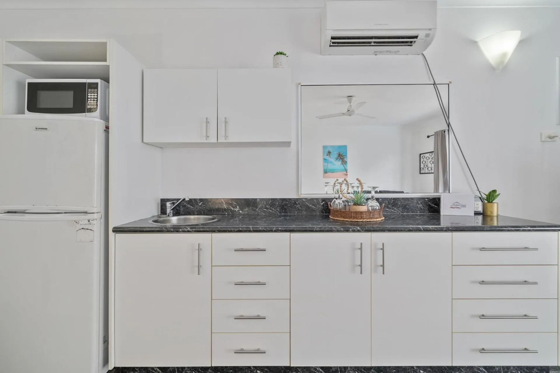 Kitchen or kitchenette in The Resort at Dolphin Heads