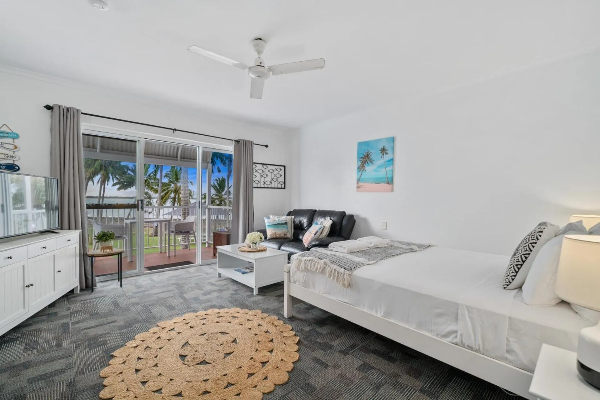Photo of the whole room, Bed in The Resort at Dolphin Heads