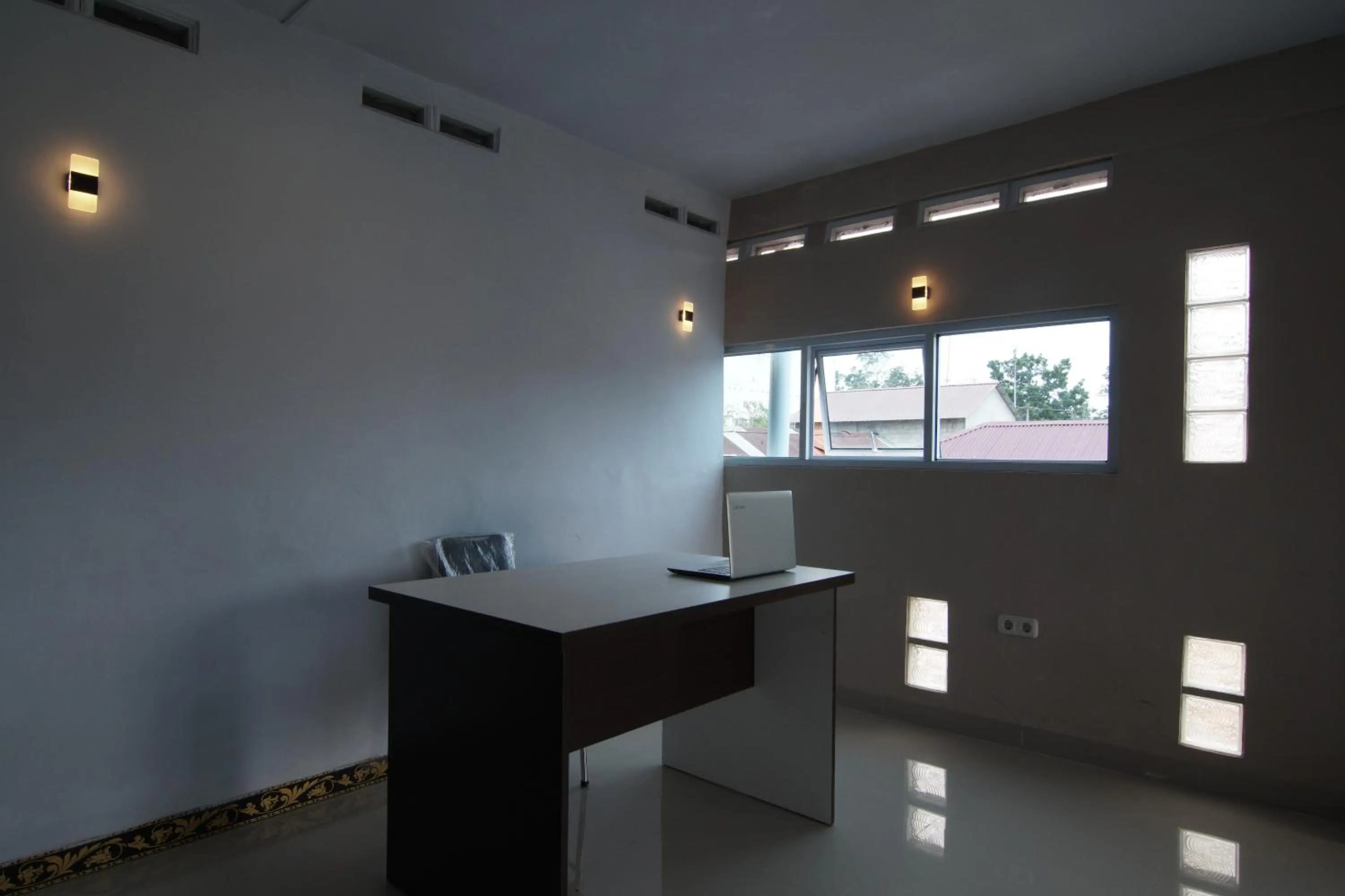 Lobby or reception in Hotel O White House SyariahNearOYO 93457 White House Syariah