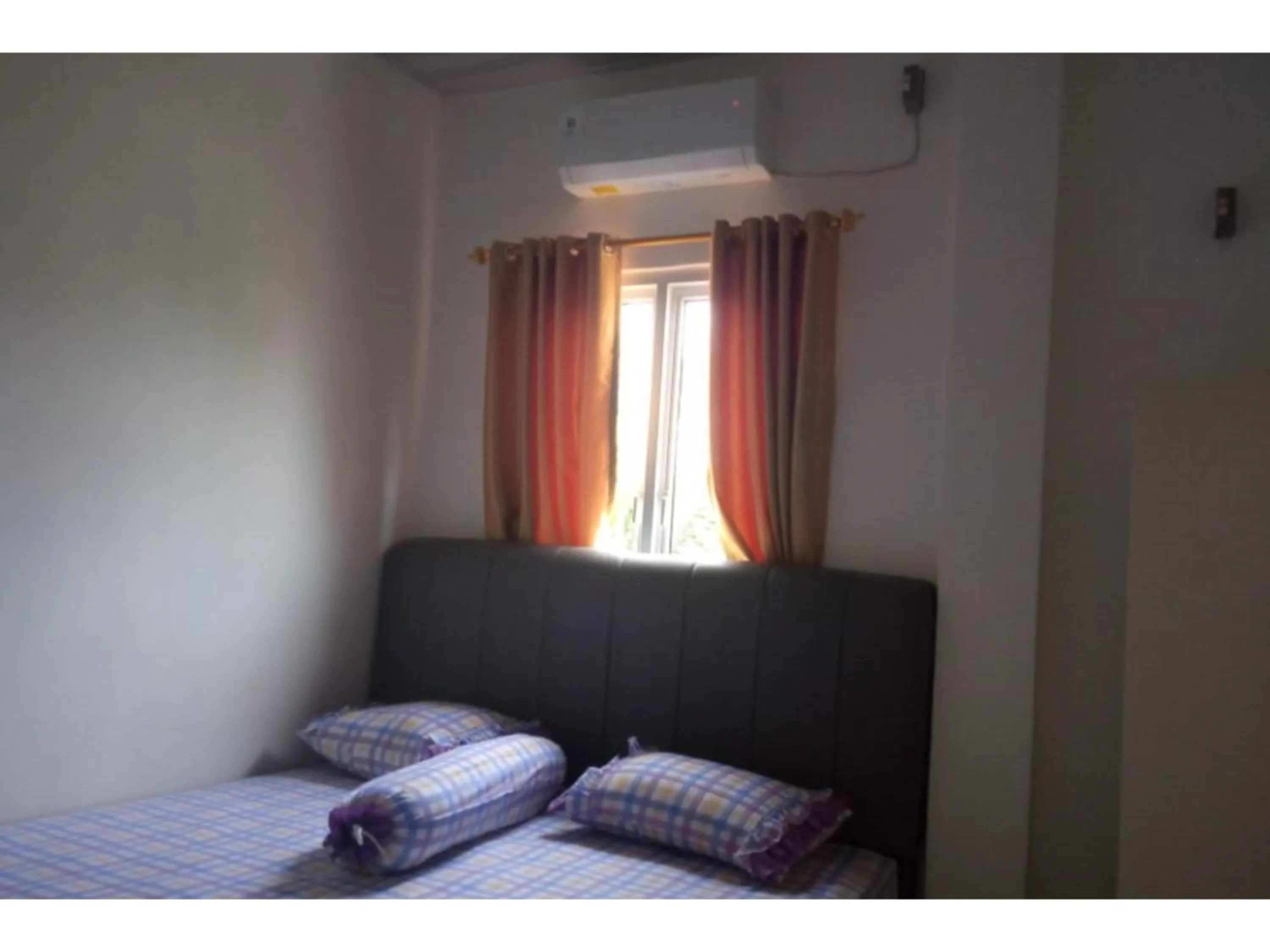 Bedroom, Bed in Hotel O White House SyariahNearOYO 93457 White House Syariah