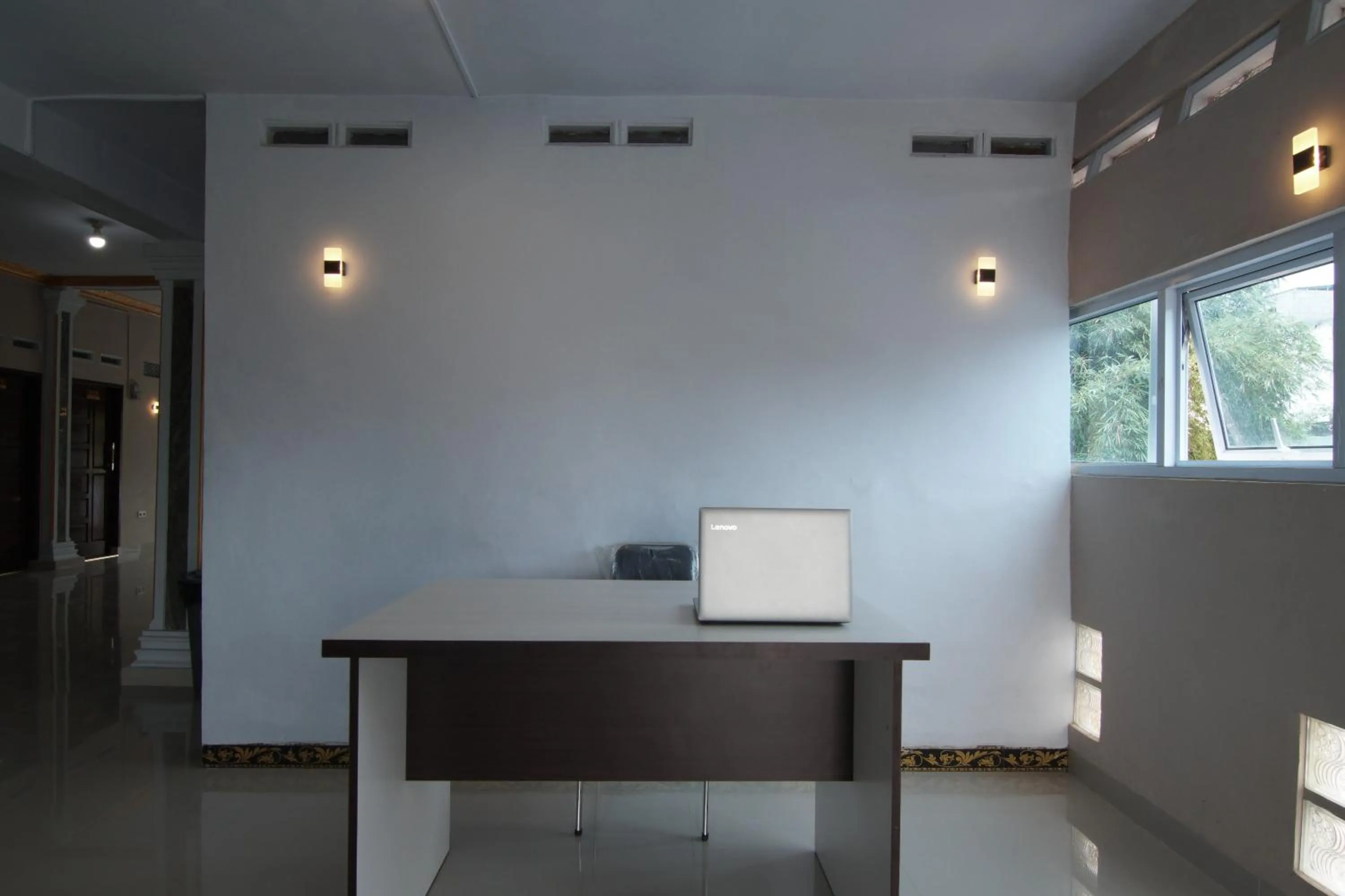 Lobby or reception in Hotel O White House SyariahNearOYO 93457 White House Syariah