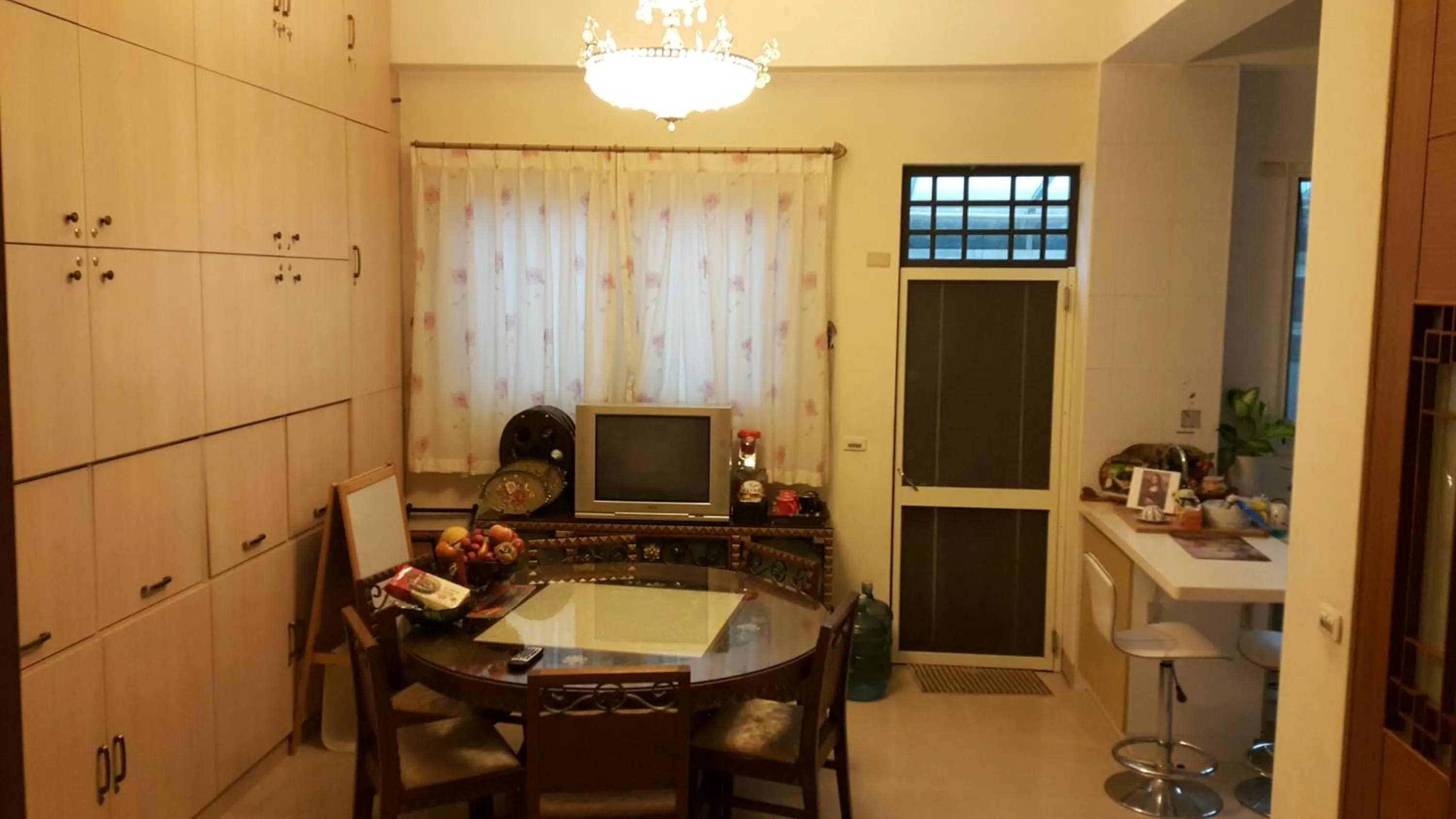 Kitchen or kitchenette in 水悅雅築民宿 Shuiyue Guest House