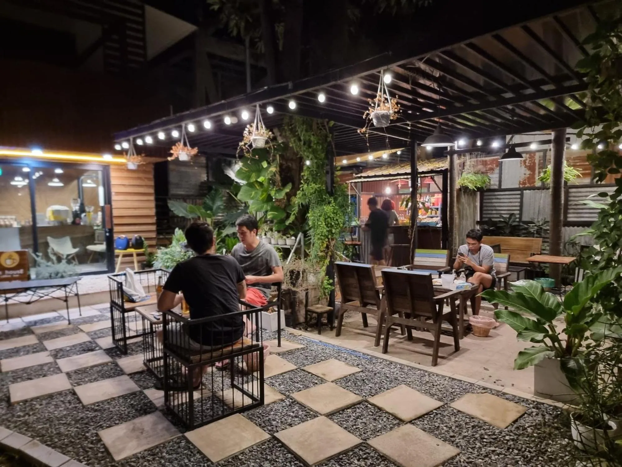 On-site shops in Golden House Hotel Sakaeo