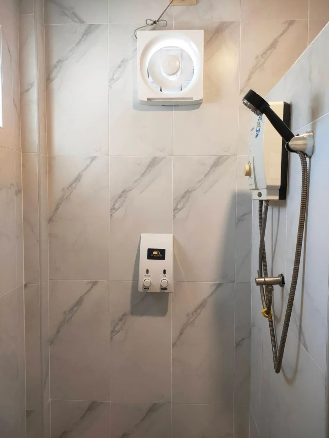 Bathroom in Golden House Hotel Sakaeo