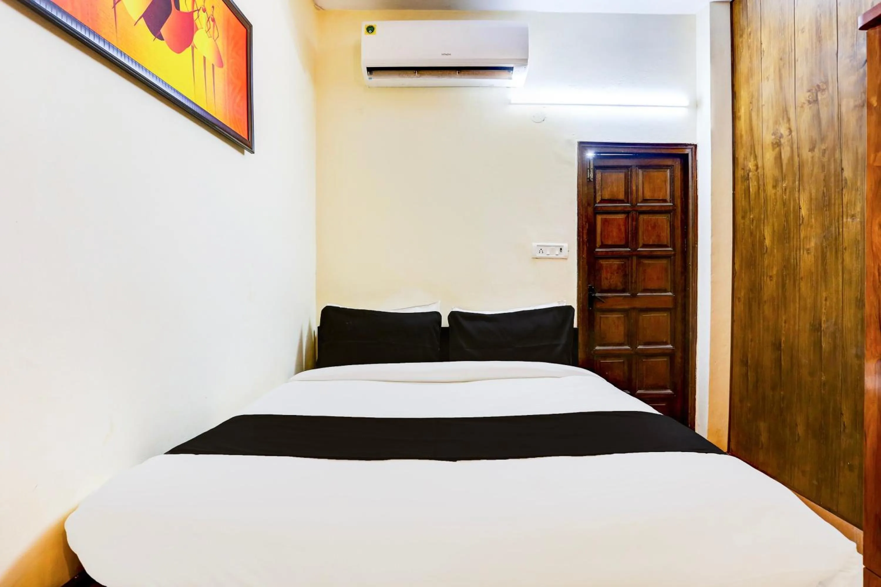 Bedroom, Bed in Hotel O KC