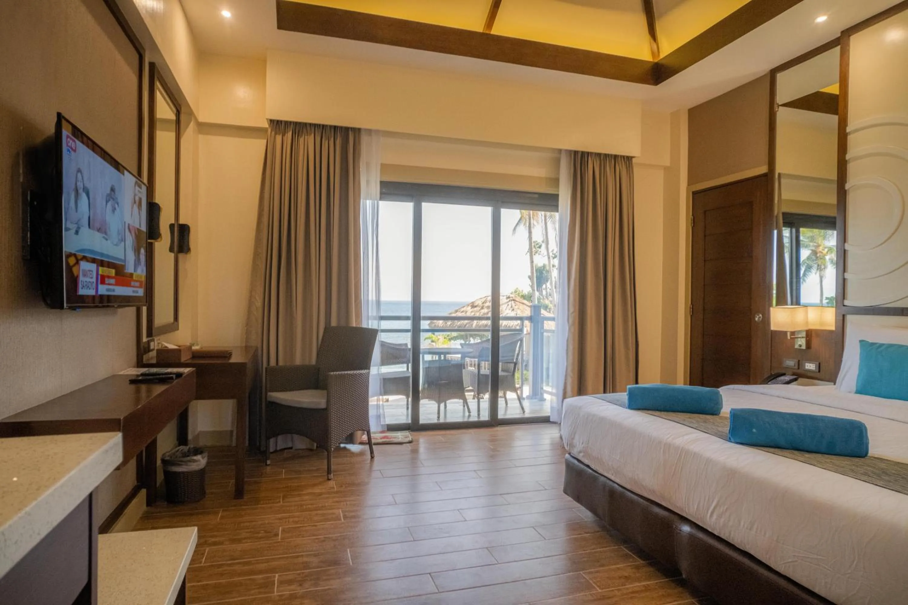 Bed in Parklane Bohol Resort and Spa