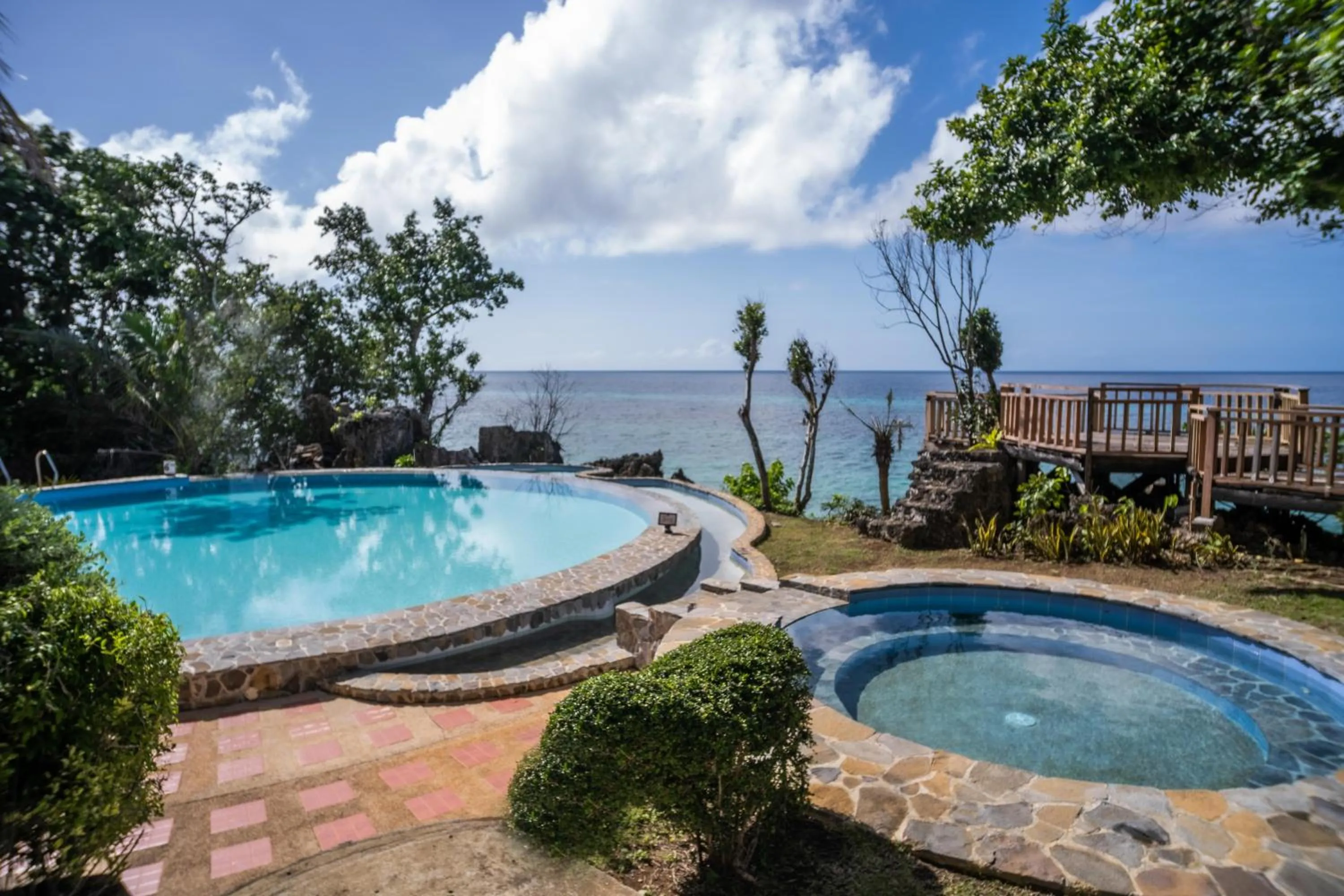 Swimming pool in Parklane Bohol Resort and Spa
