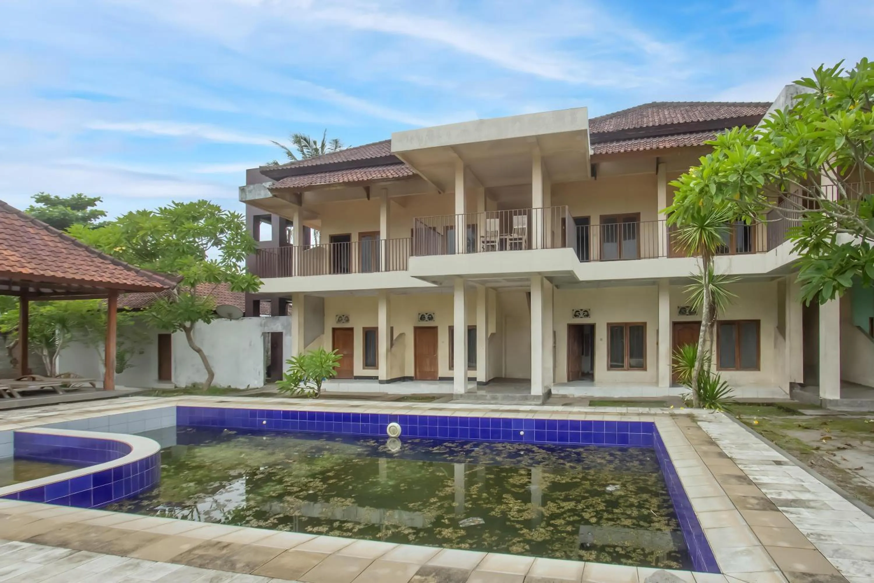 Facade/entrance in OYO 93440 Warde Hotel Near Sae Restaurant