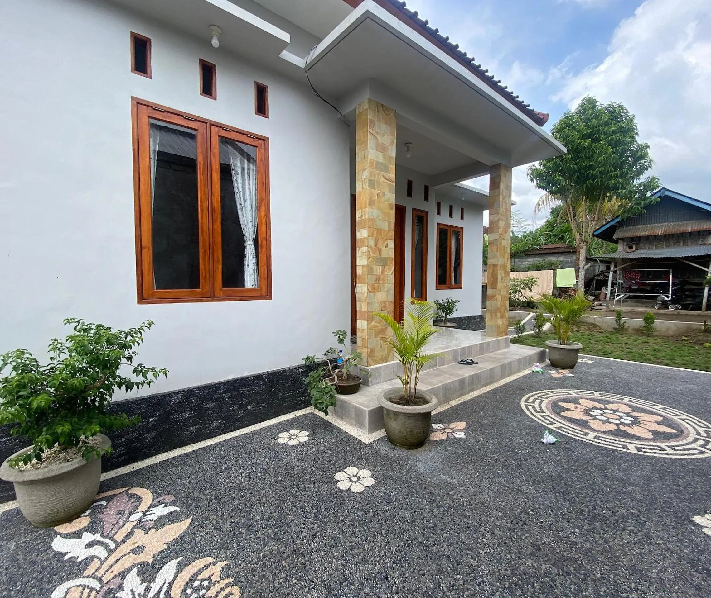 Facade/entrance in Hotel O Gians Homestay Near SMKN 2 Kuripan