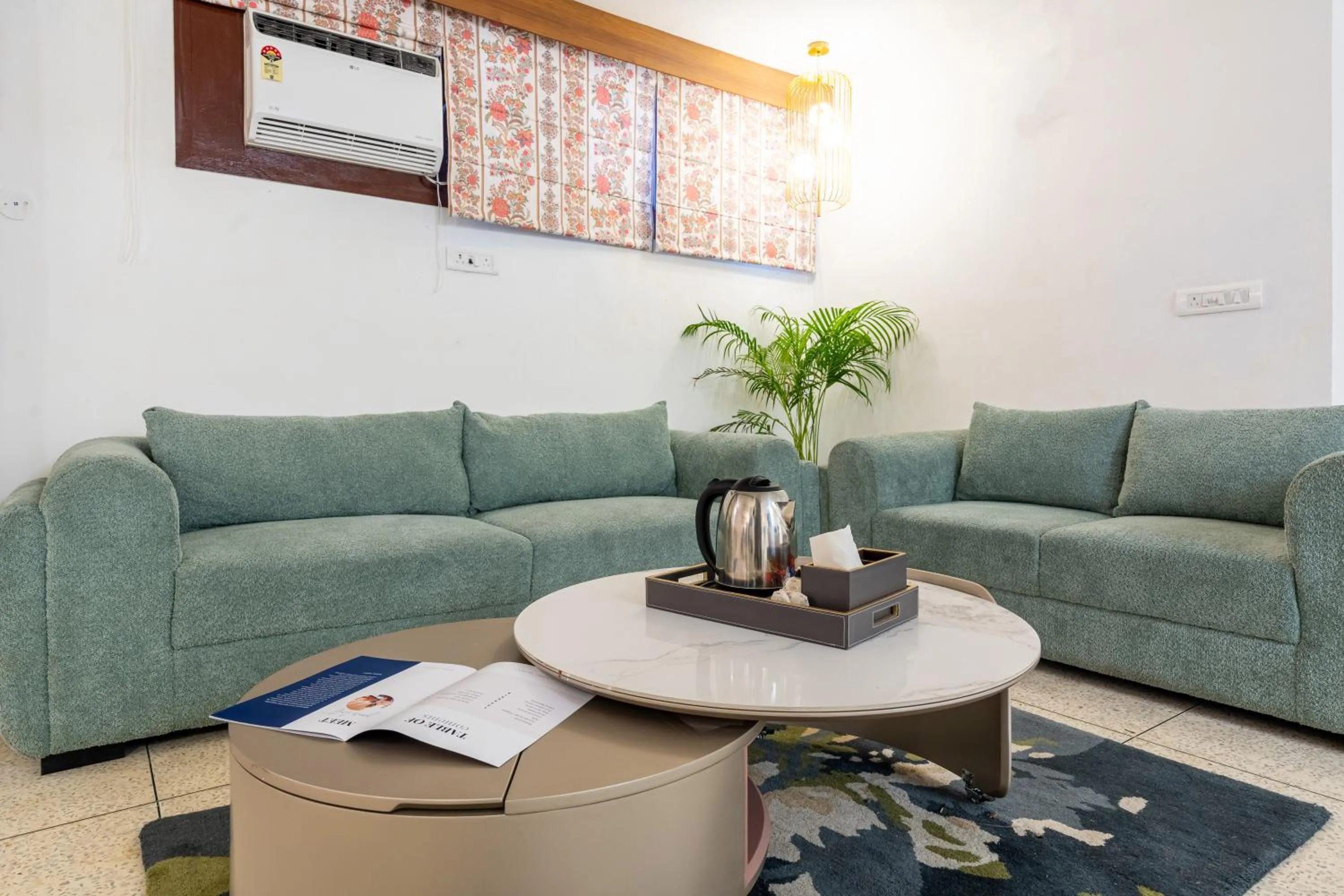 Living room in Homlee-Excellency Large 4BHK-South Delhi- NFC