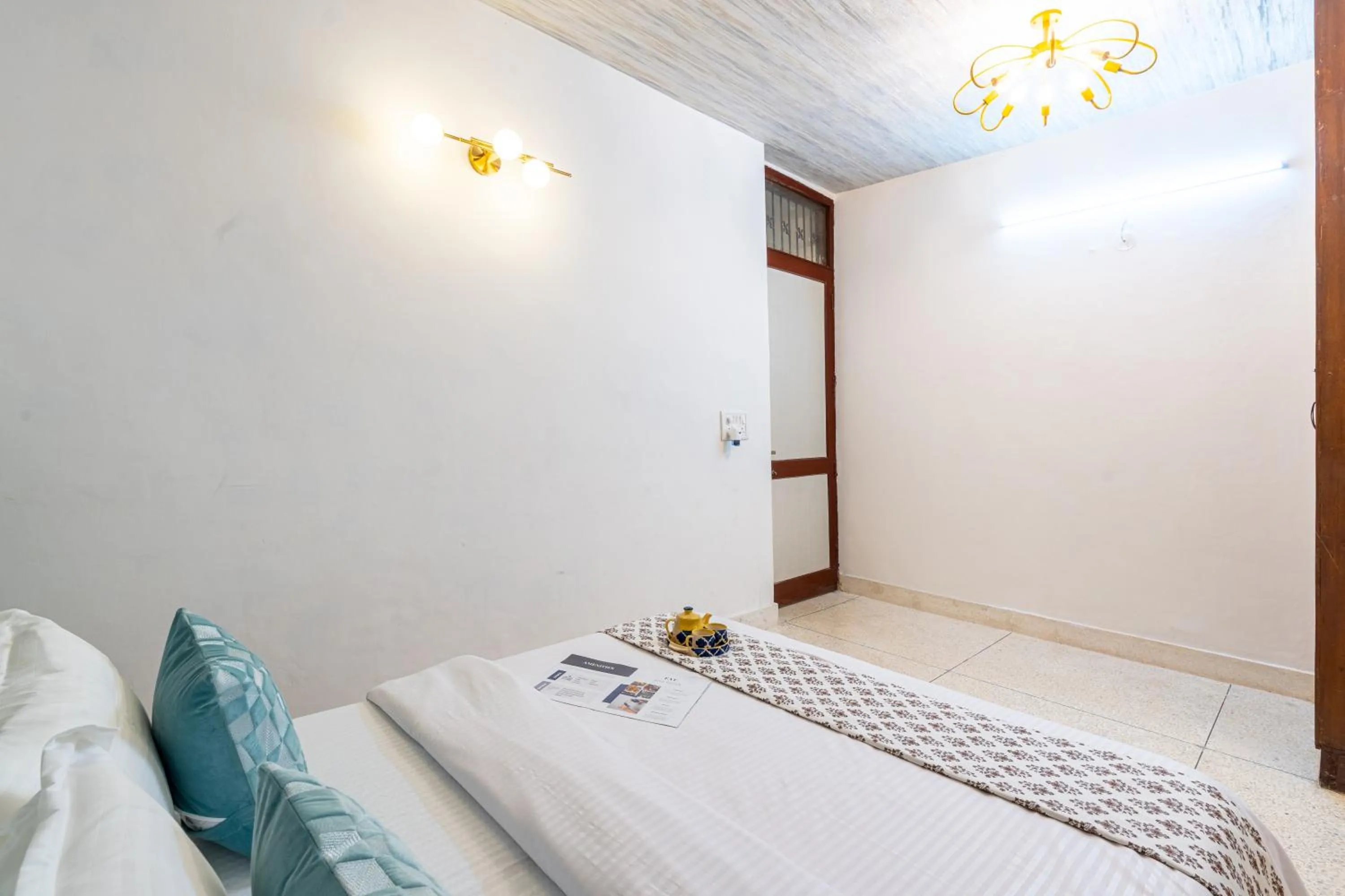 Bed in Homlee-Excellency Large 4BHK-South Delhi- NFC