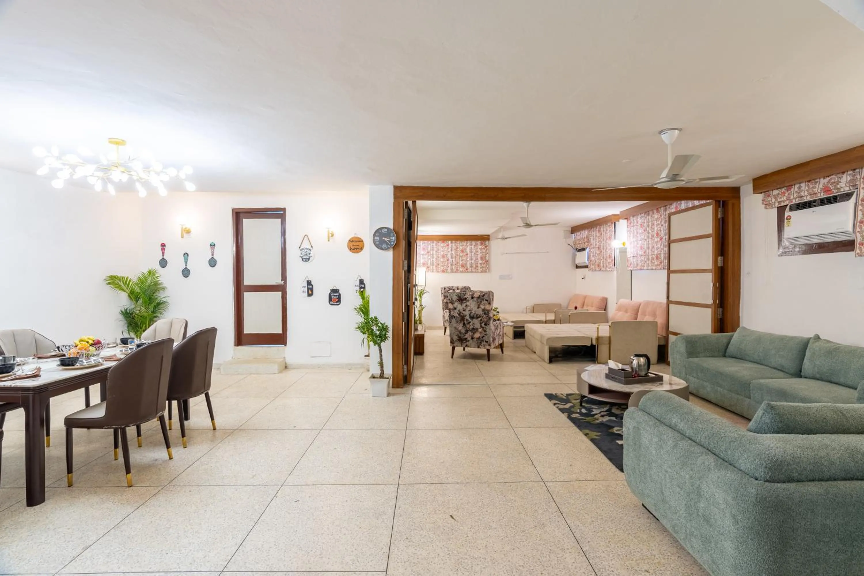 Living room in Homlee-Excellency Large 4BHK-South Delhi- NFC