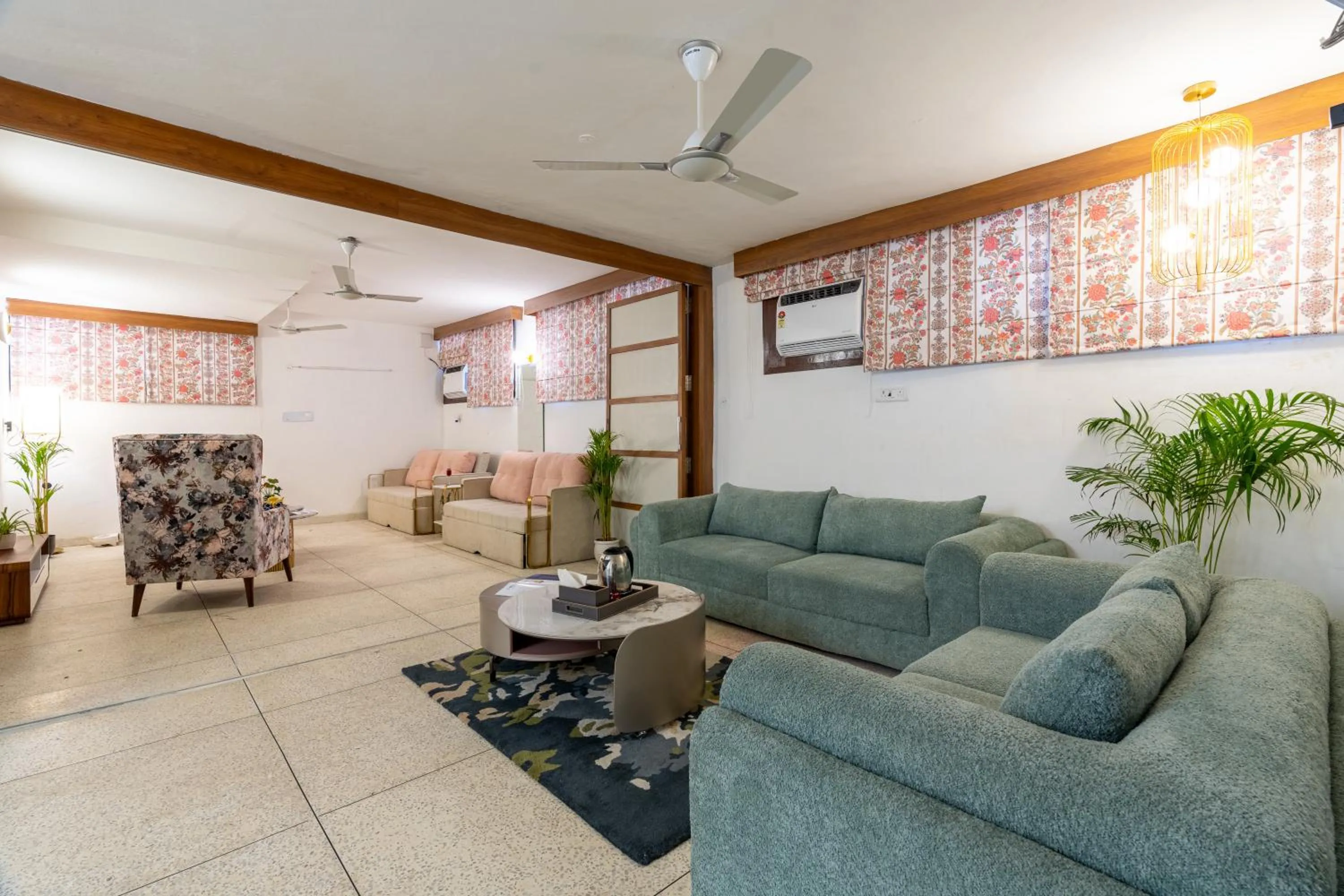 Living room in Homlee-Excellency Large 4BHK-South Delhi- NFC