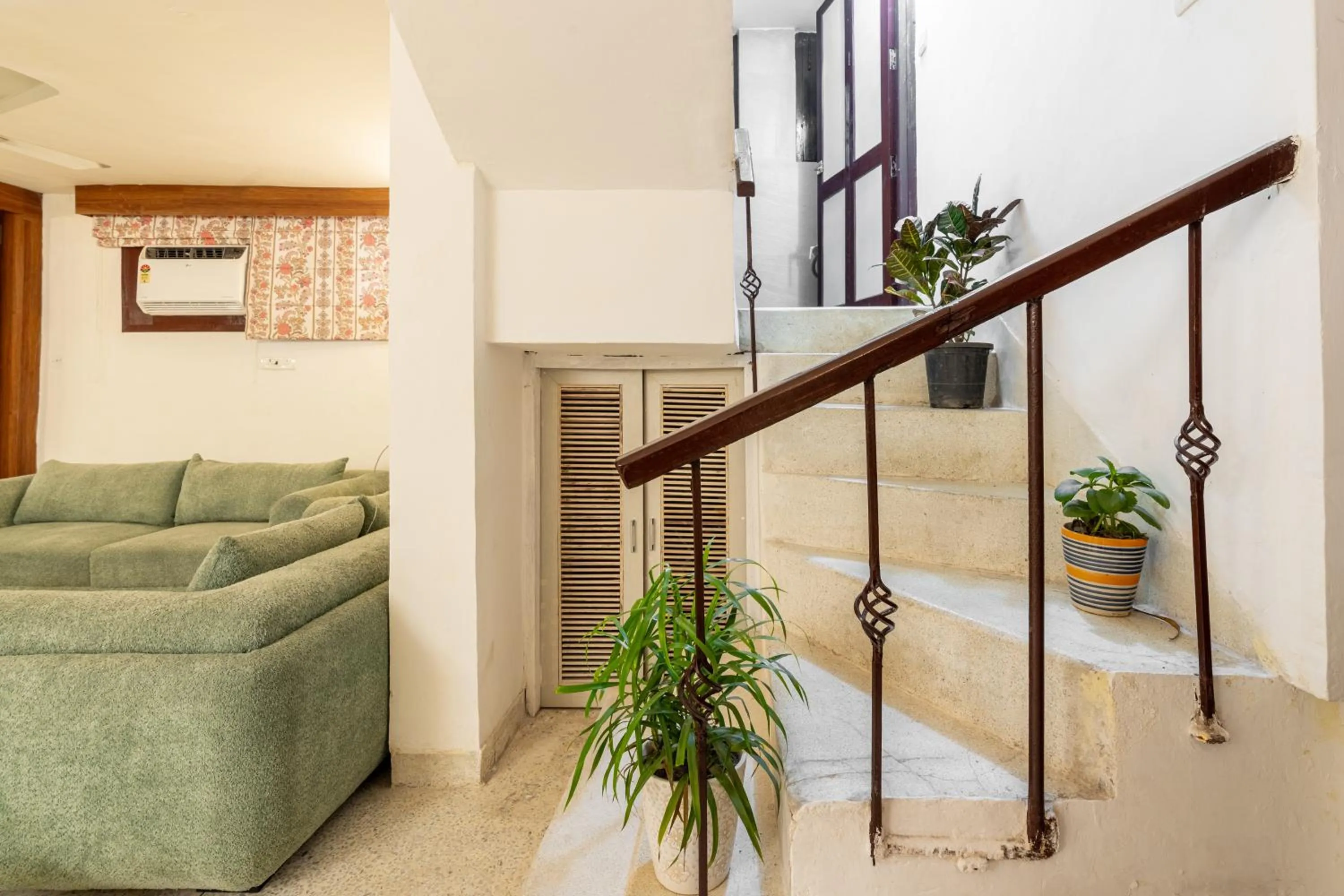 Living room in Homlee-Excellency Large 4BHK-South Delhi- NFC