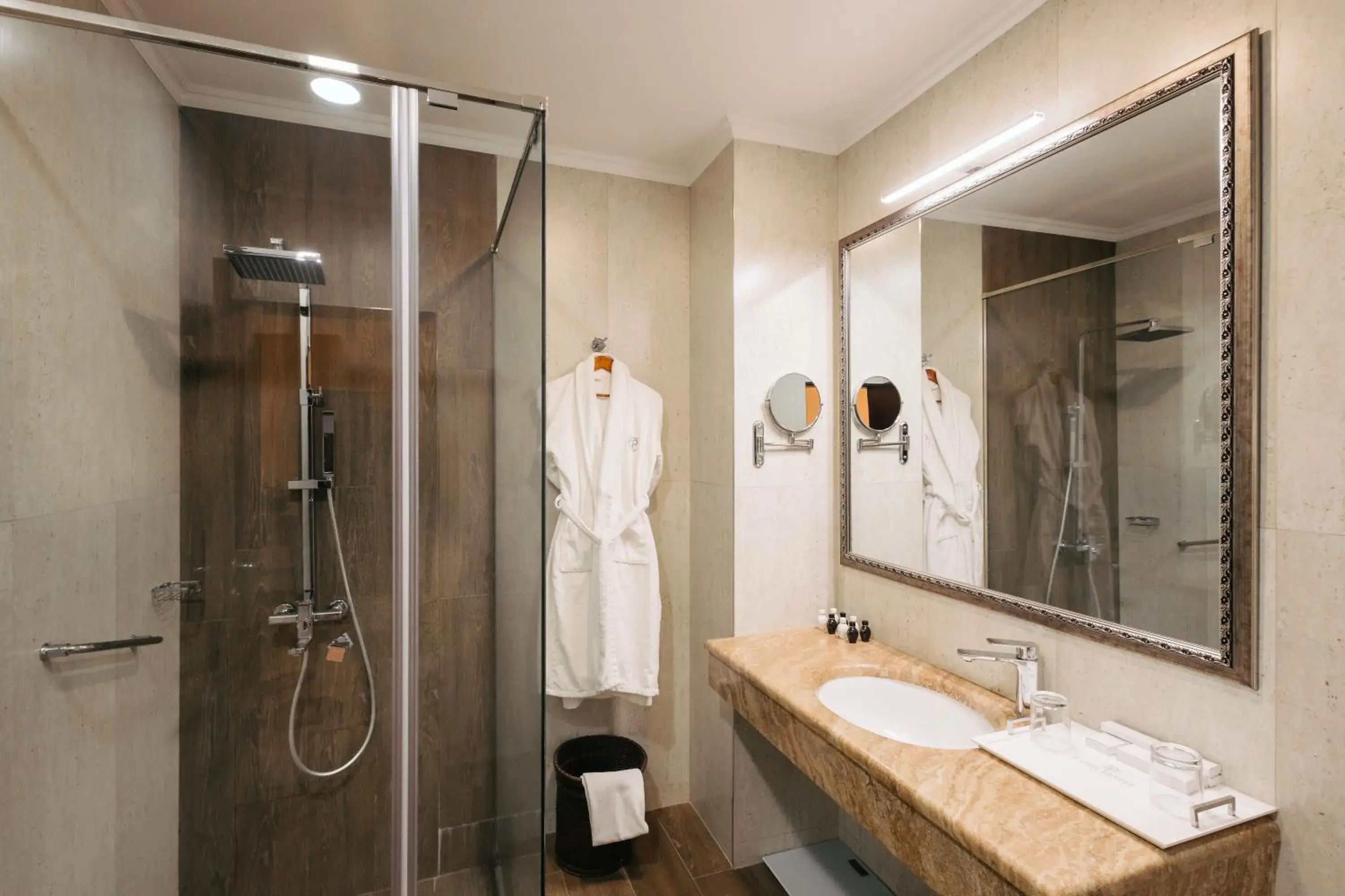 Superior Twin Room in Paris Hotel Yerevan Superior Twin Room in Paris Hotel Yerevan