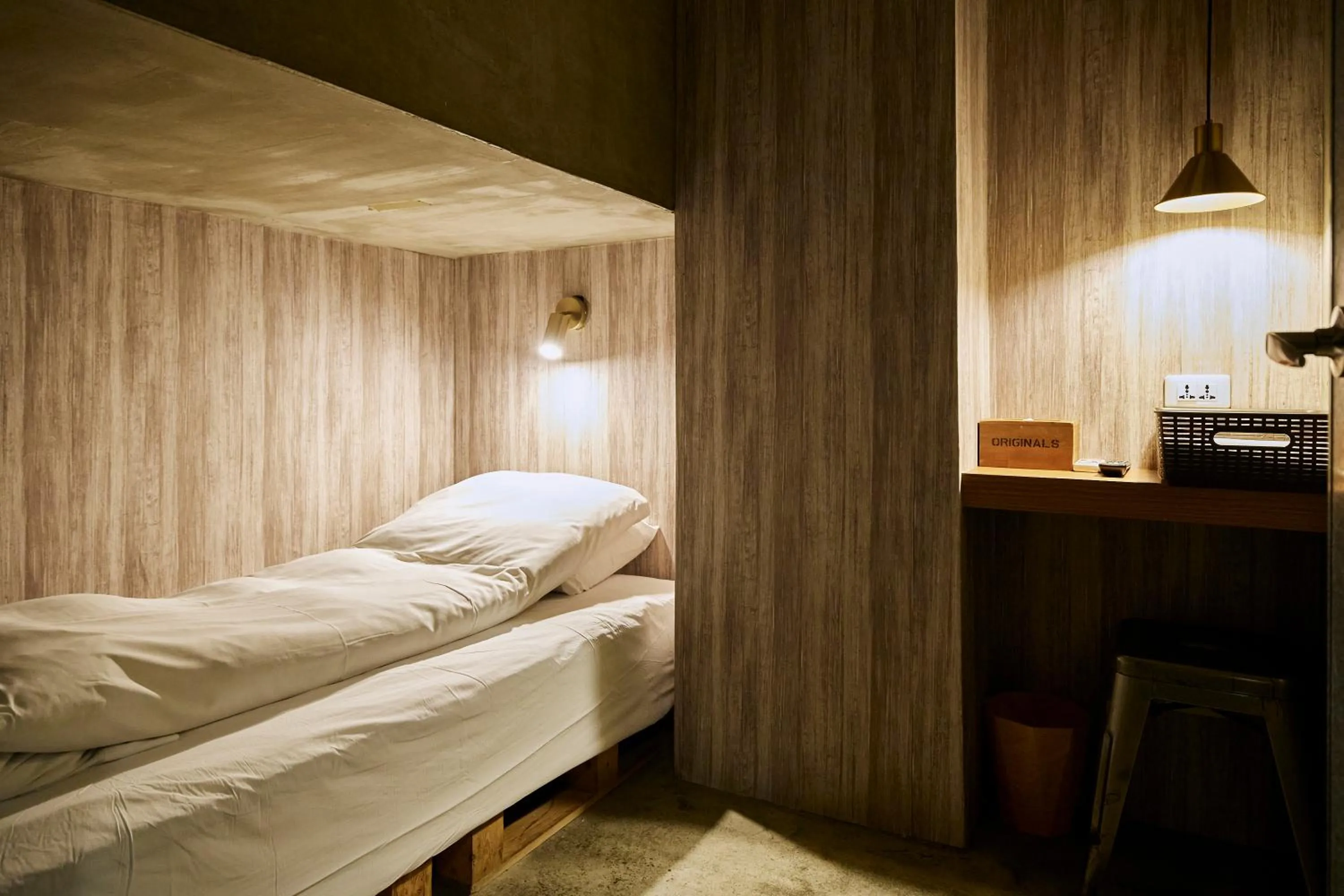 Photo of the whole room, Bed in York Hotel