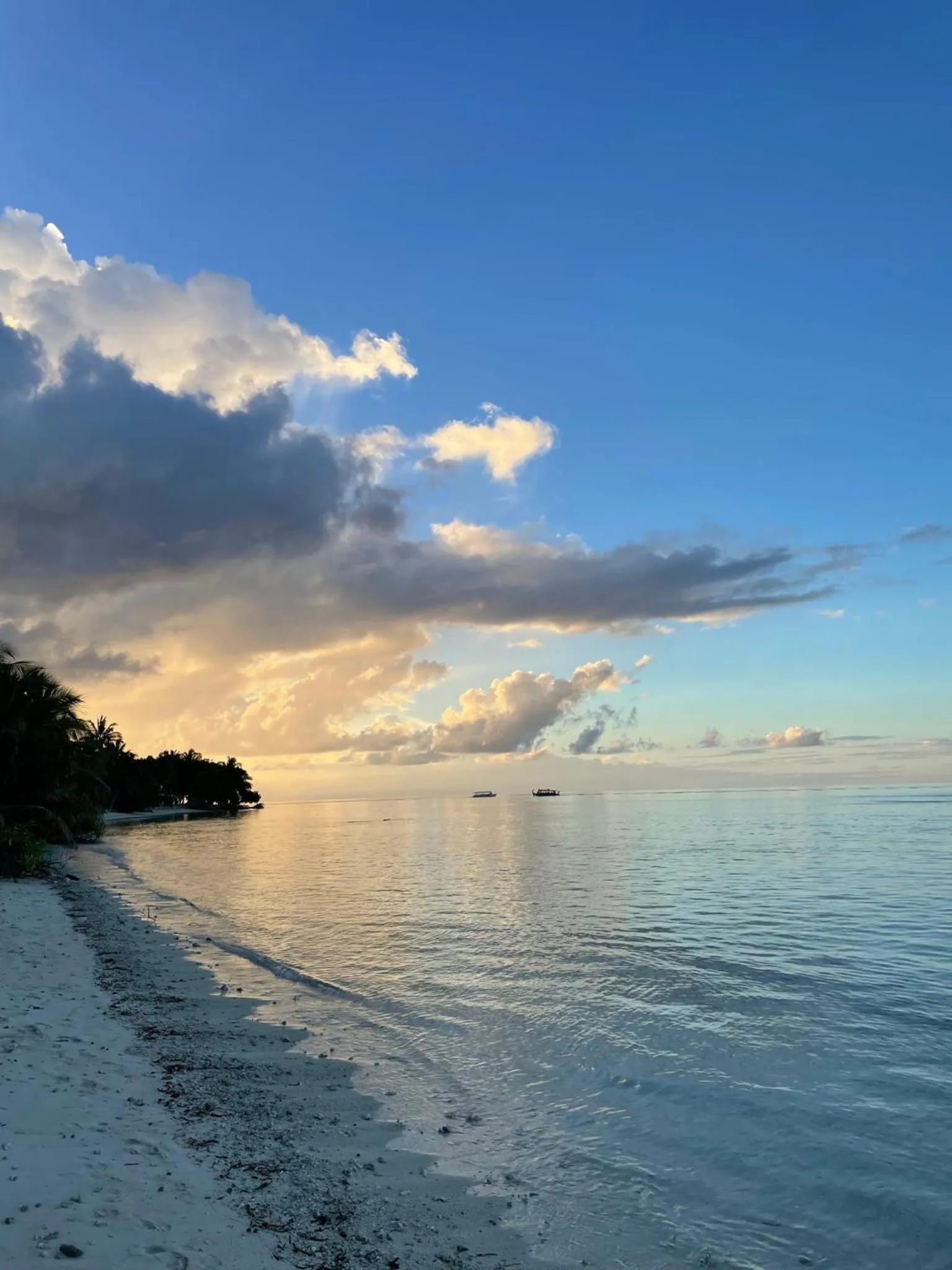 Sunset in EQ SURF RETREAT