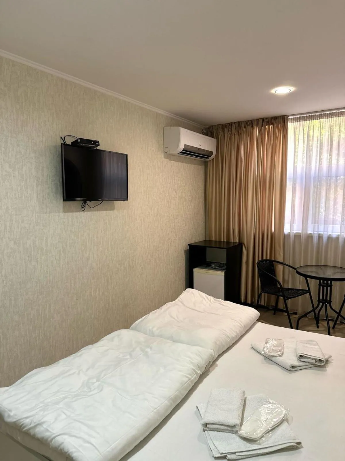 Bed in Red Fox Guesthouse