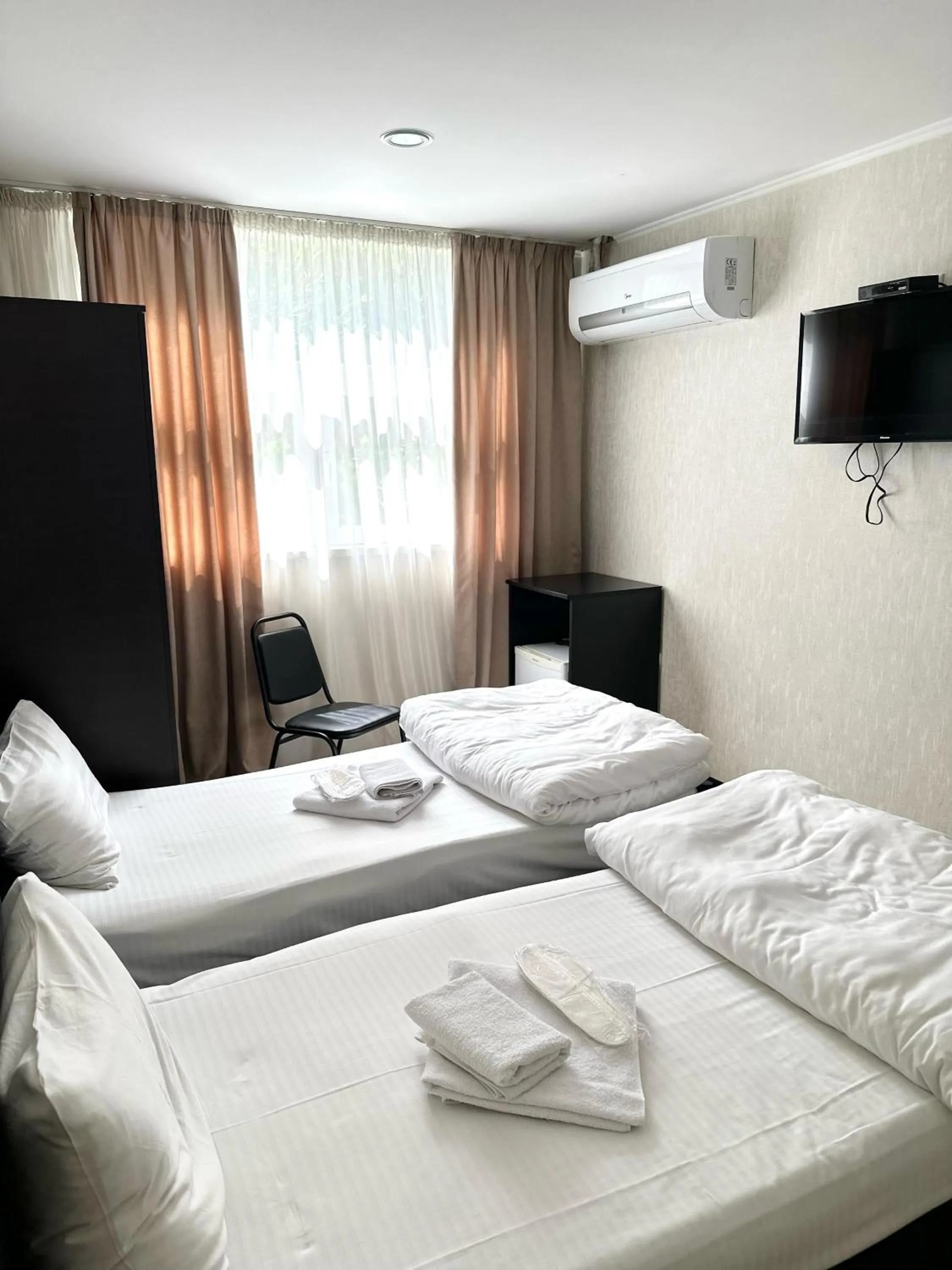 Bed in Red Fox Guesthouse