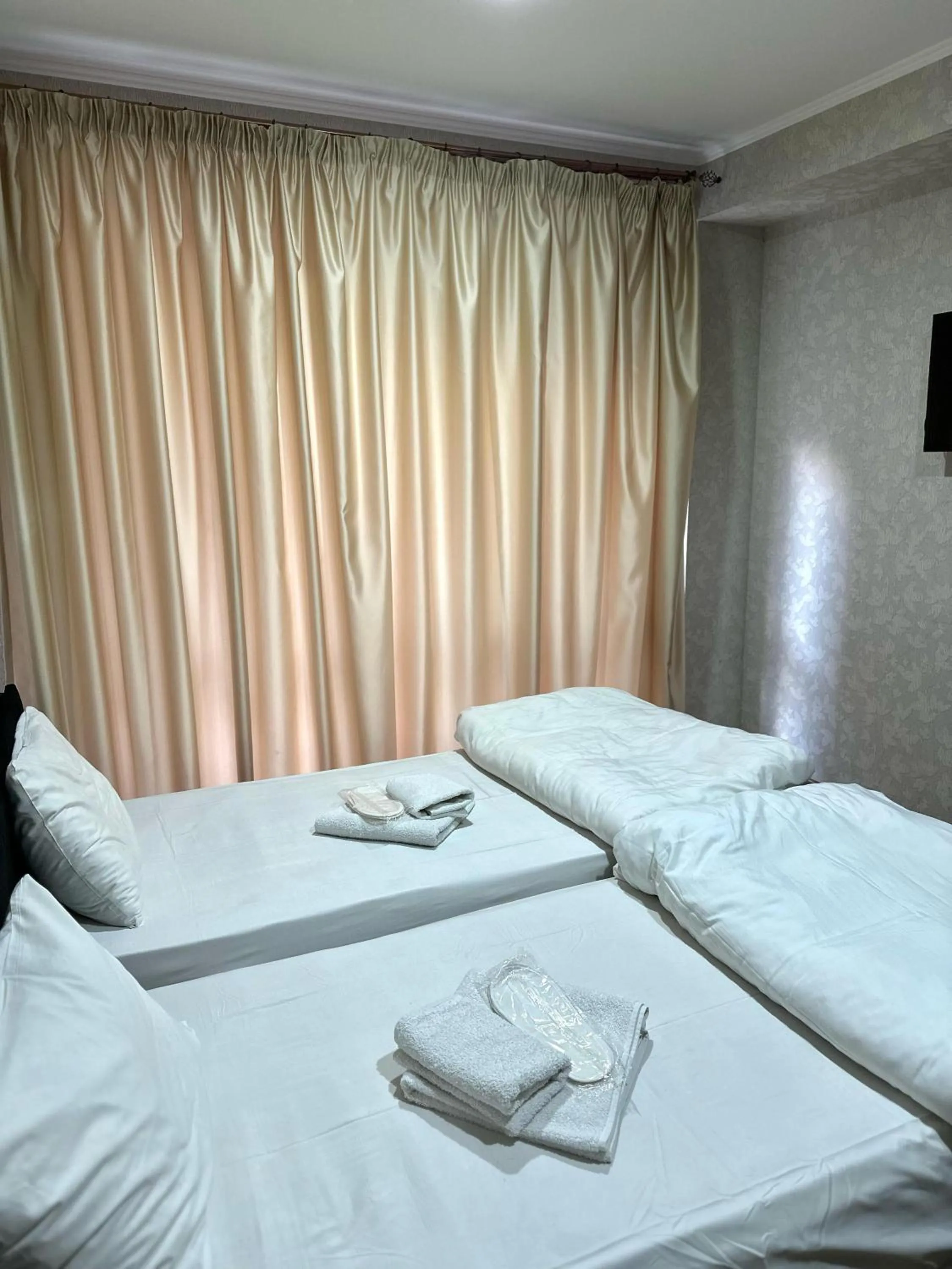 Bed in Red Fox Guesthouse