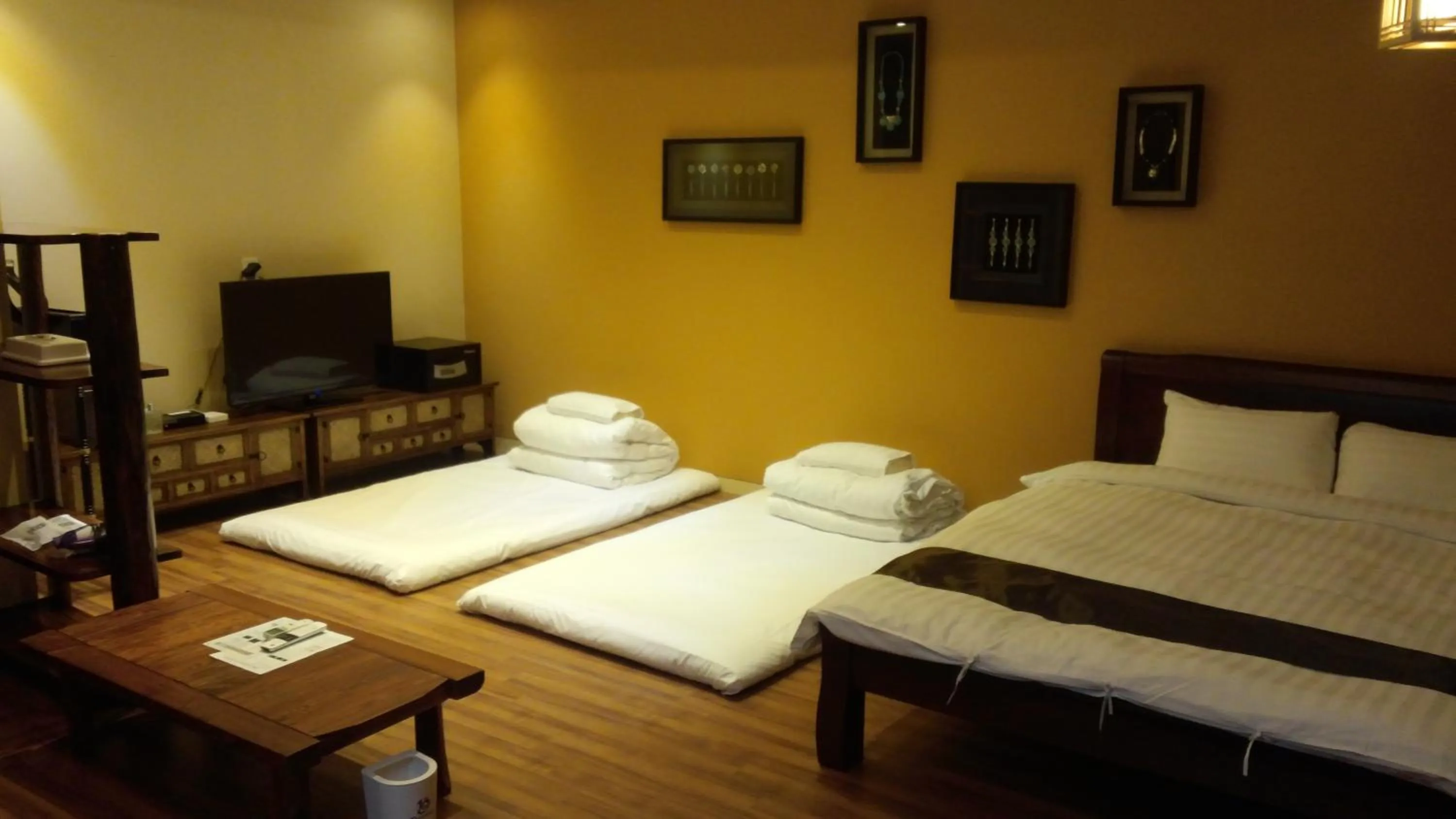 Bed in Dunsan Graytone Hotel
