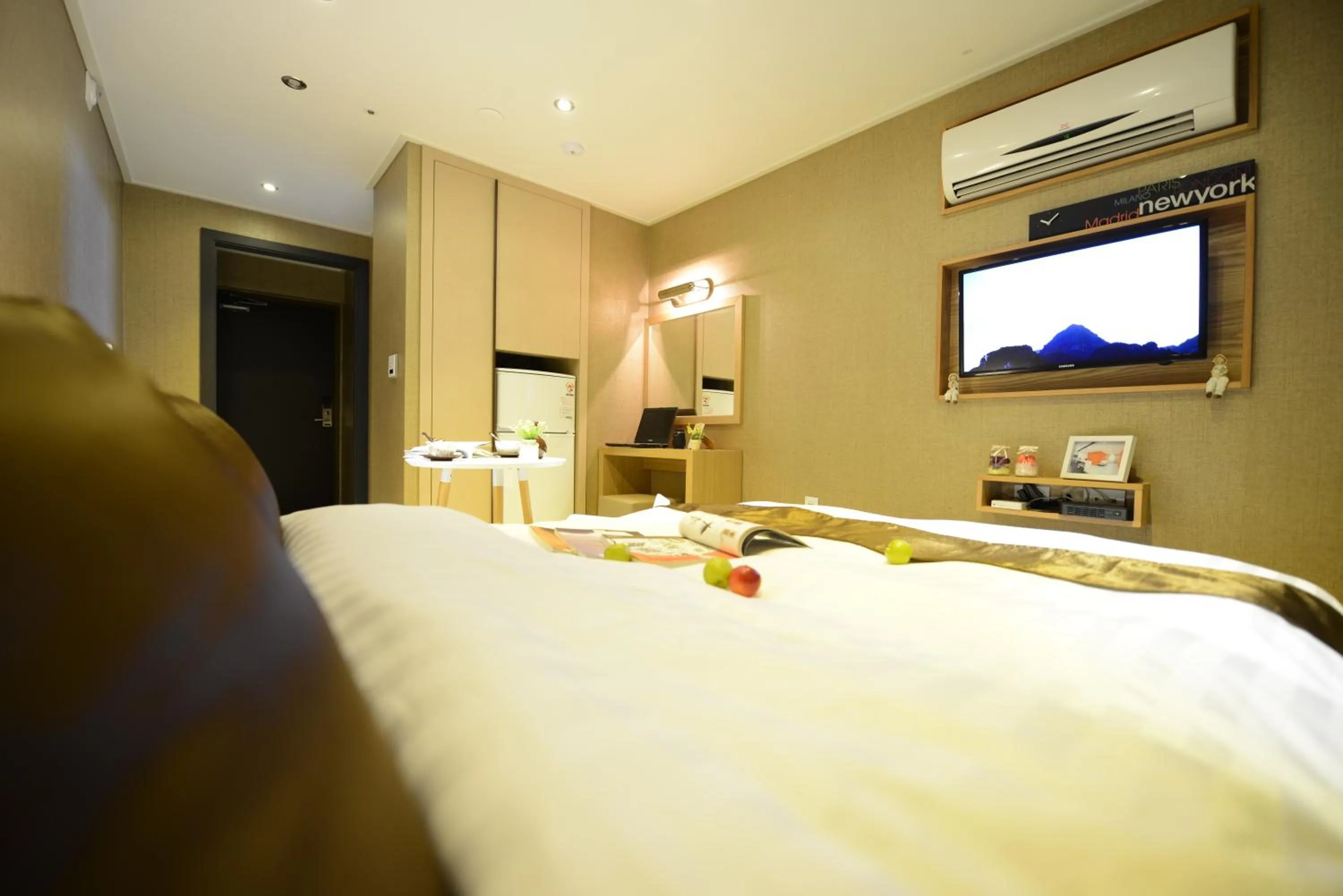 Bed in Dunsan Graytone Hotel