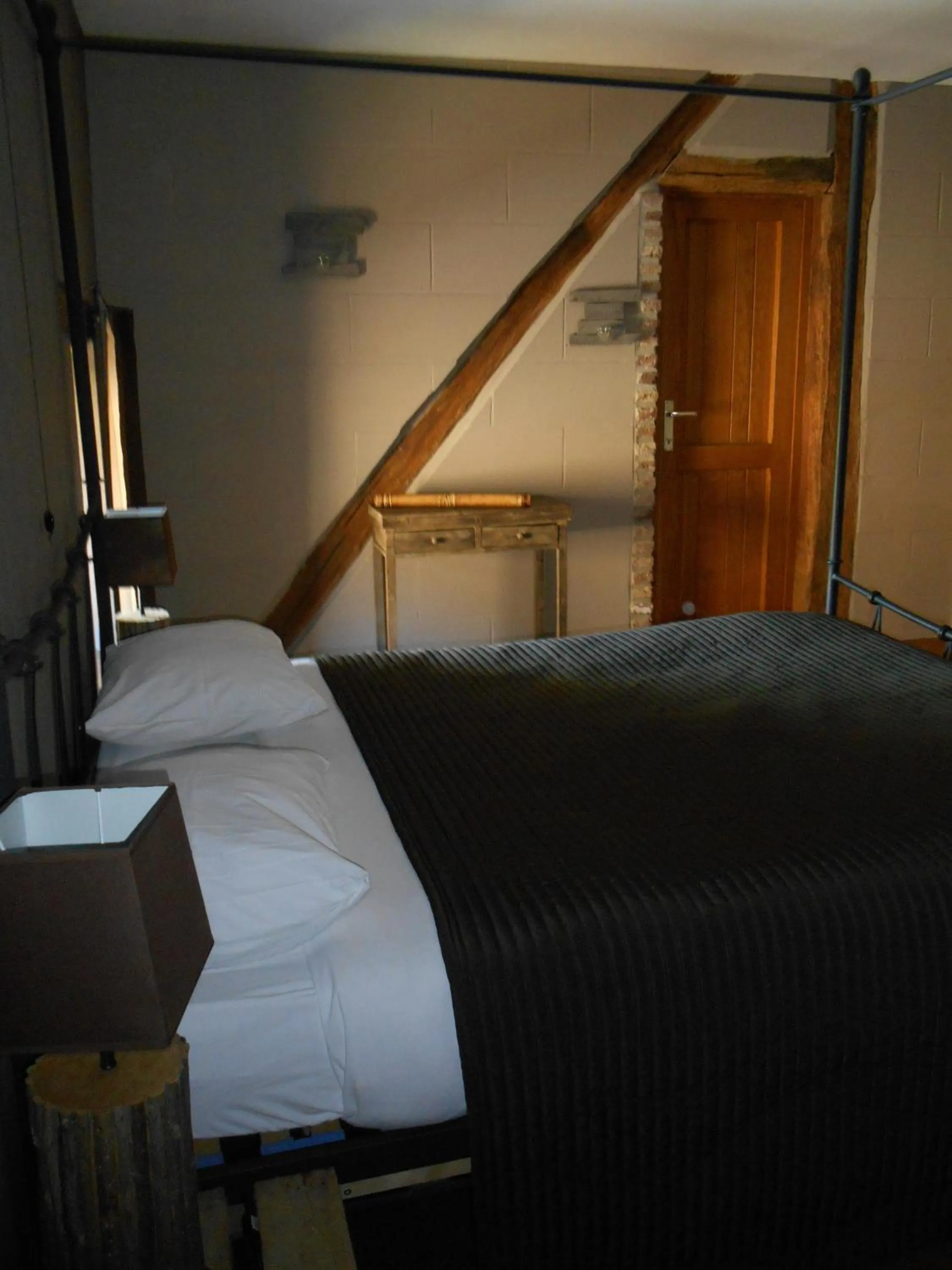 Bed in B&B A l'Ombre du Tilleul