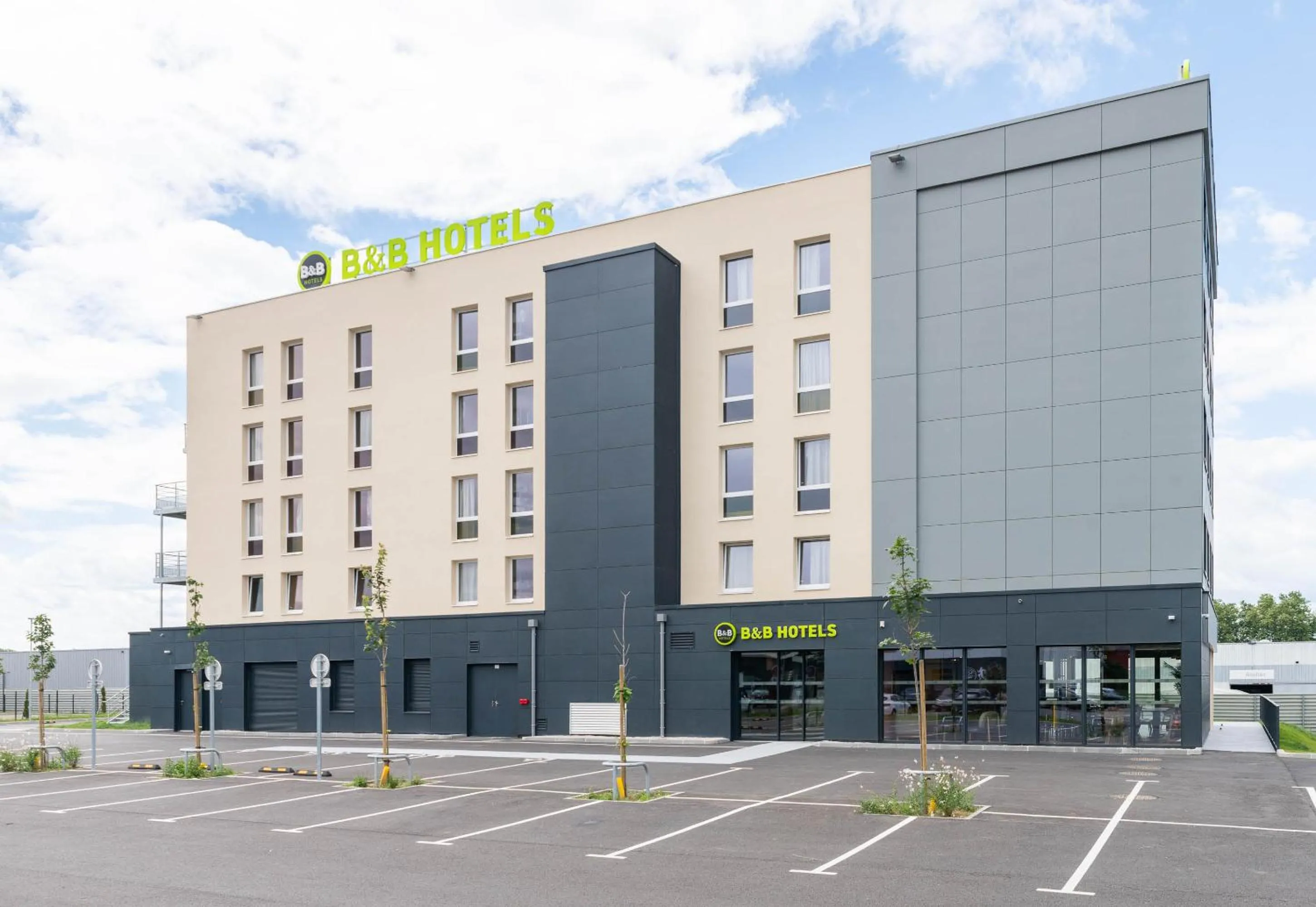 Property building in B&B HOTEL Villefranche-sur-Saône Sud