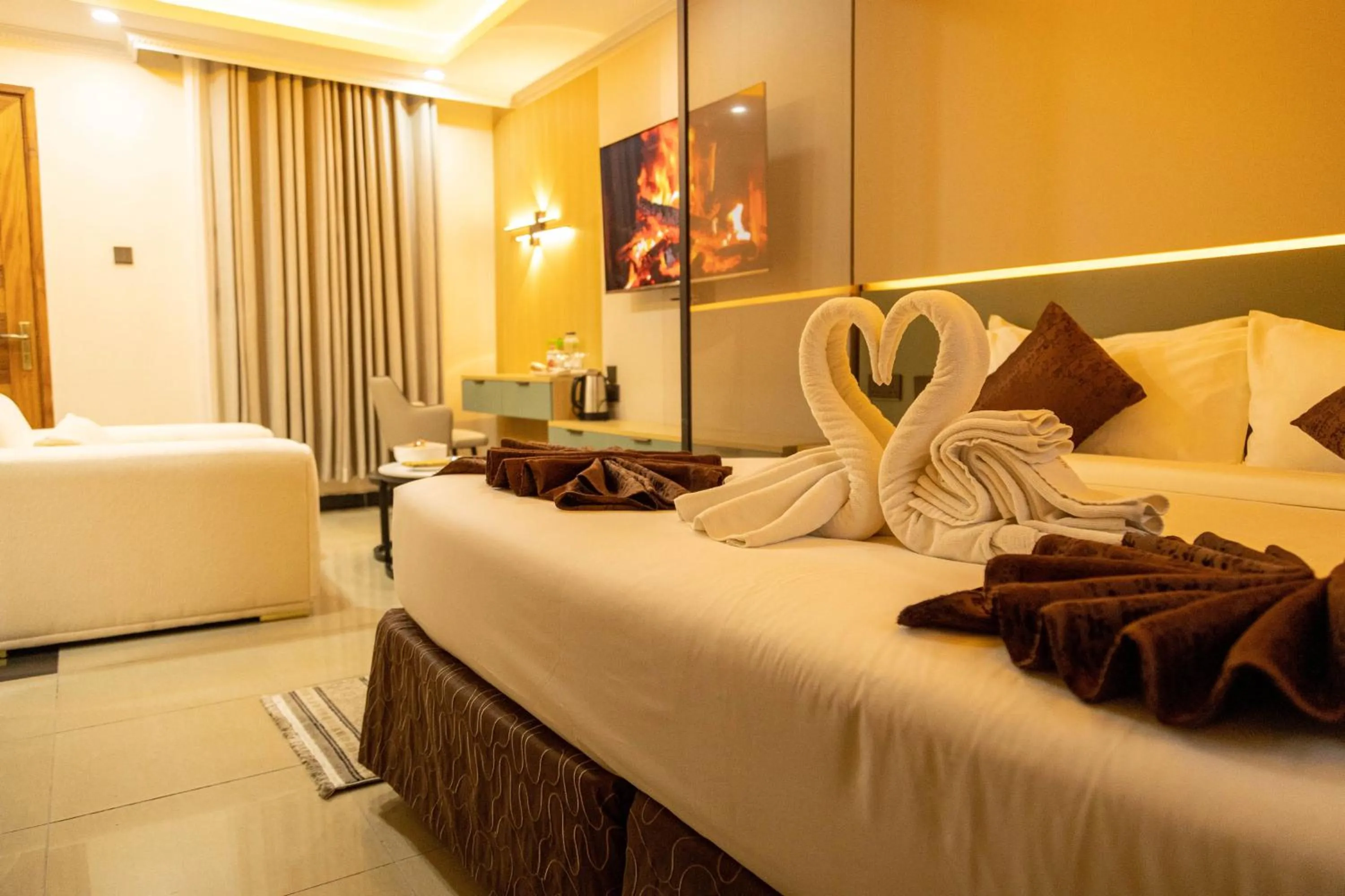 Bed in Emboita Hotel Limited