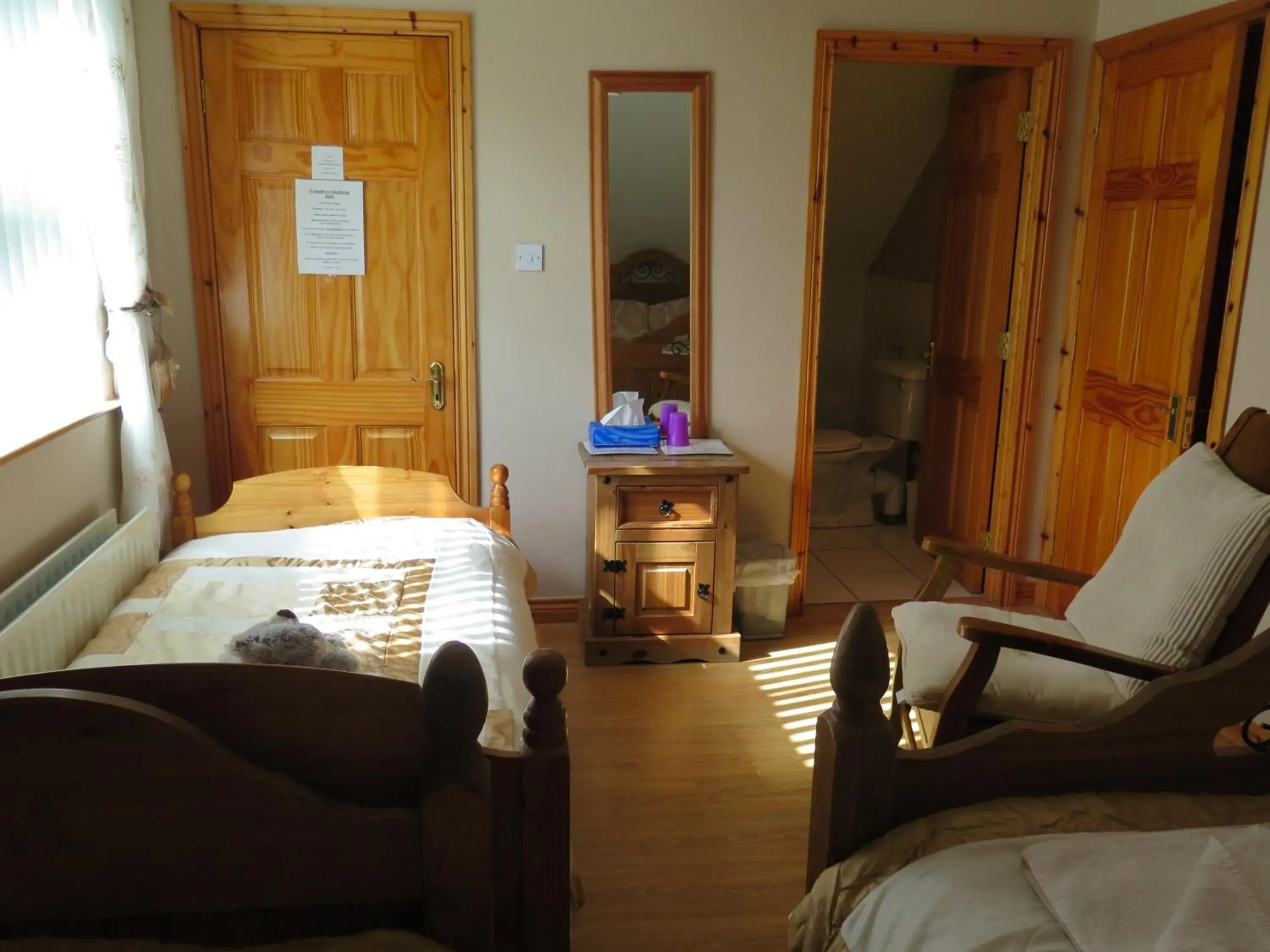 Family Room with Shower in Glen Haven Bed and Breakfast Family Room with Shower in Glen Haven Bed and Breakfast