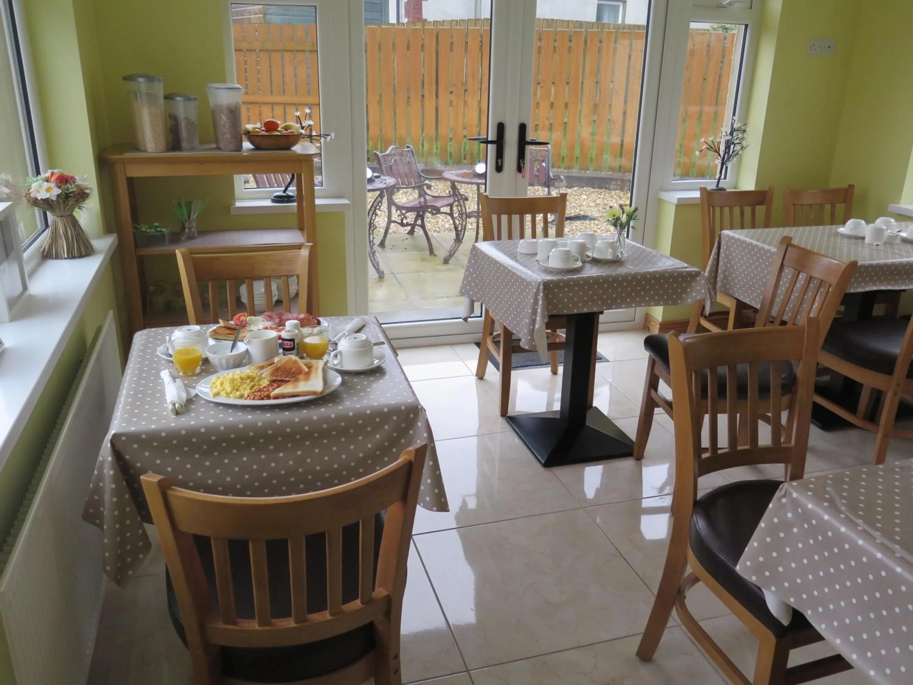 Breakfast in Glen Haven Bed and Breakfast