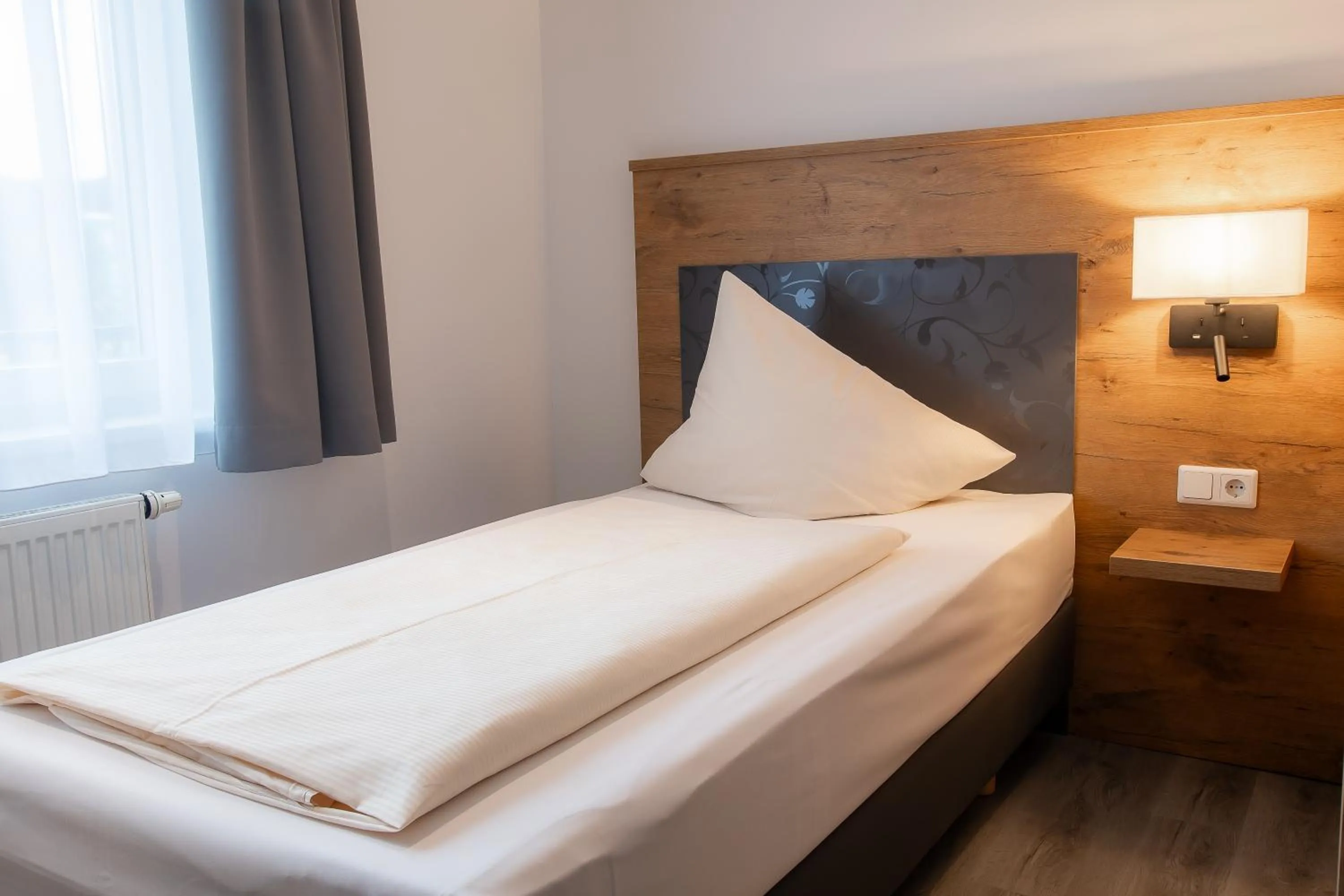 Bed in Hotel & Restaurant Bestenheider Stuben