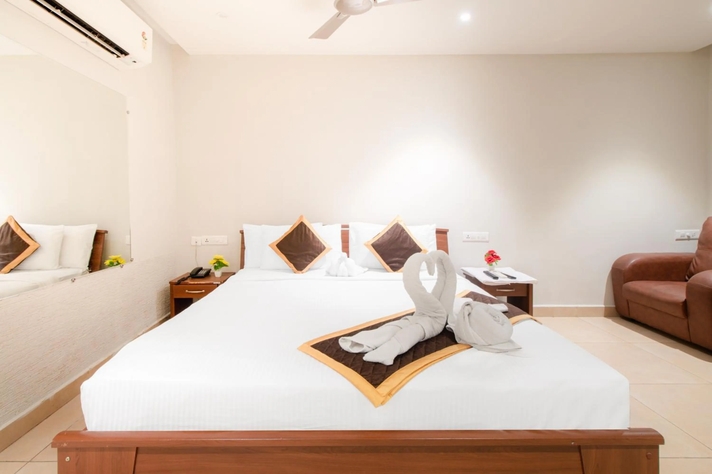 Bed in beeStay Hotels MG Road Vijayawada