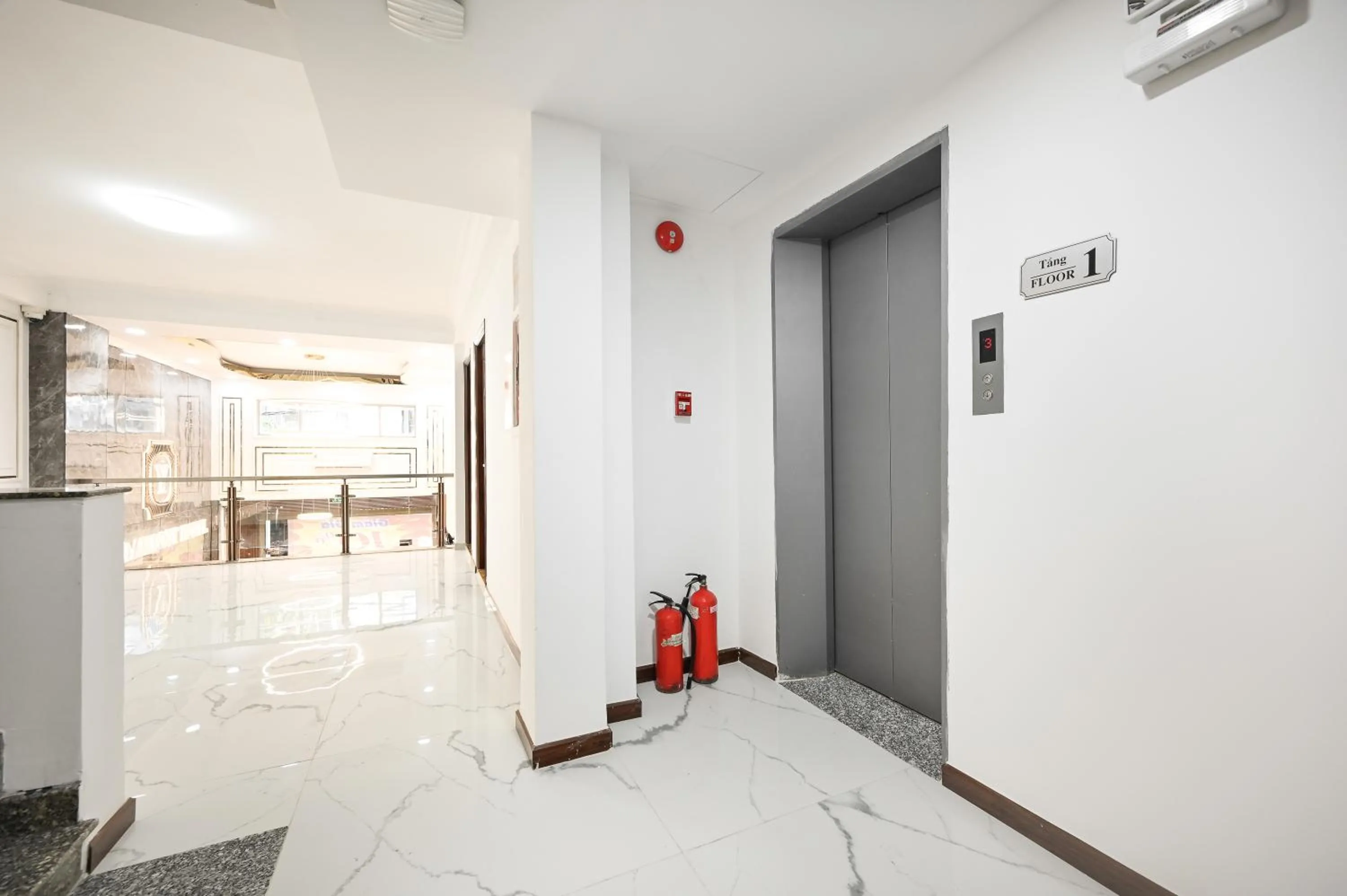 air conditioner in YoKo Airport Saigon Hotel