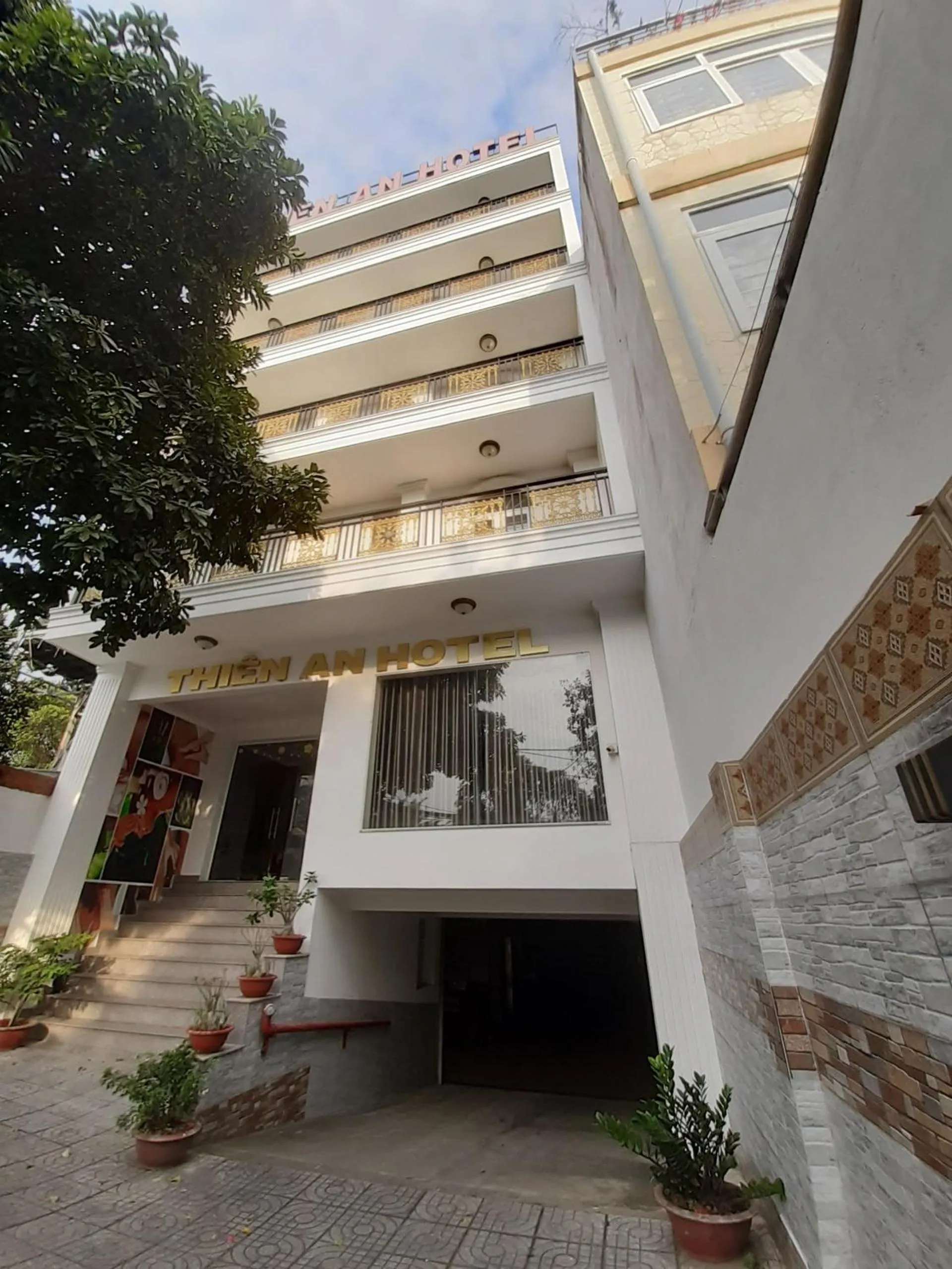 Facade/entrance in Capital O 1221 Thien An Hotel