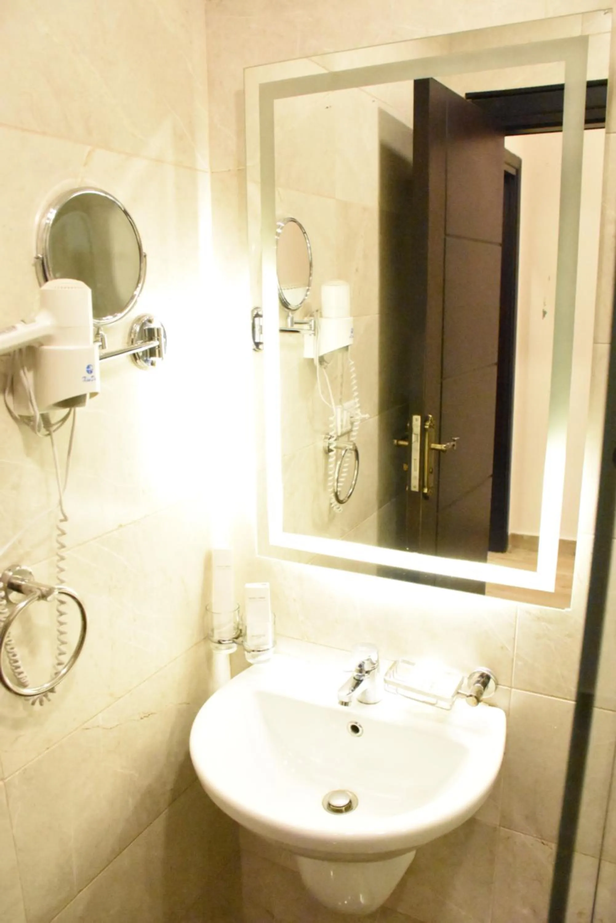 Bathroom in Jewel Zamalek Hotel