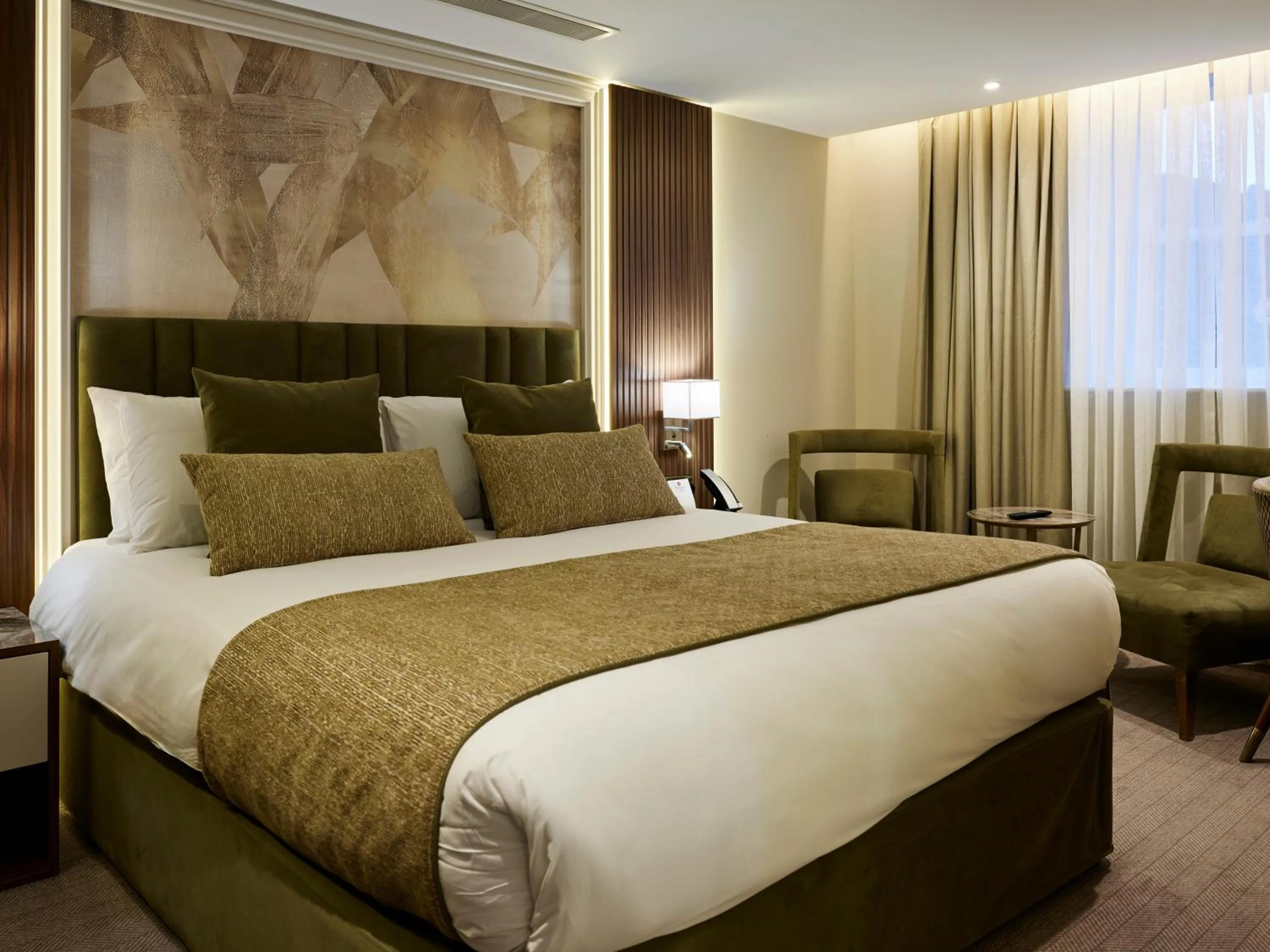 Bedroom, Bed in Dover Marina Hotel & Spa, Tapestry Collection by Hilton