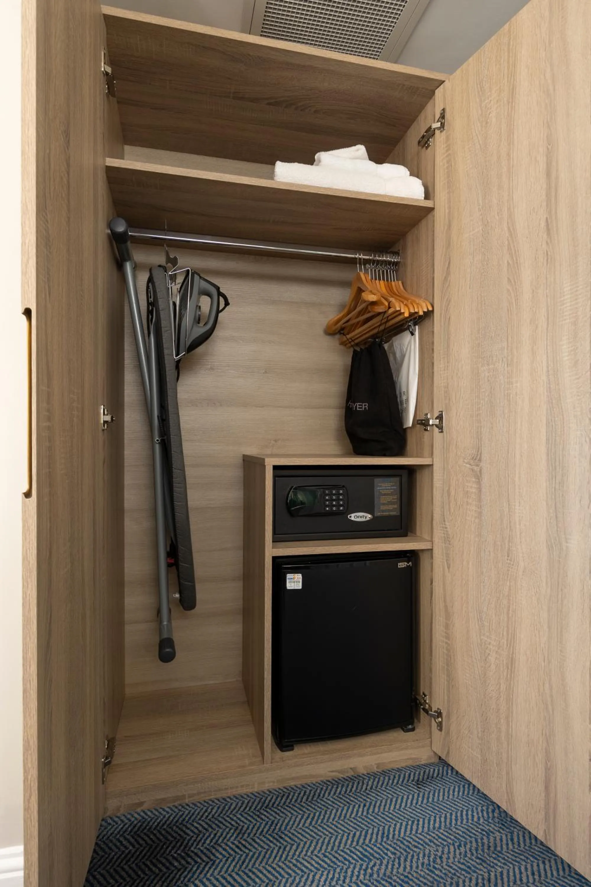 safe in Dover Marina Hotel & Spa, Tapestry Collection by Hilton