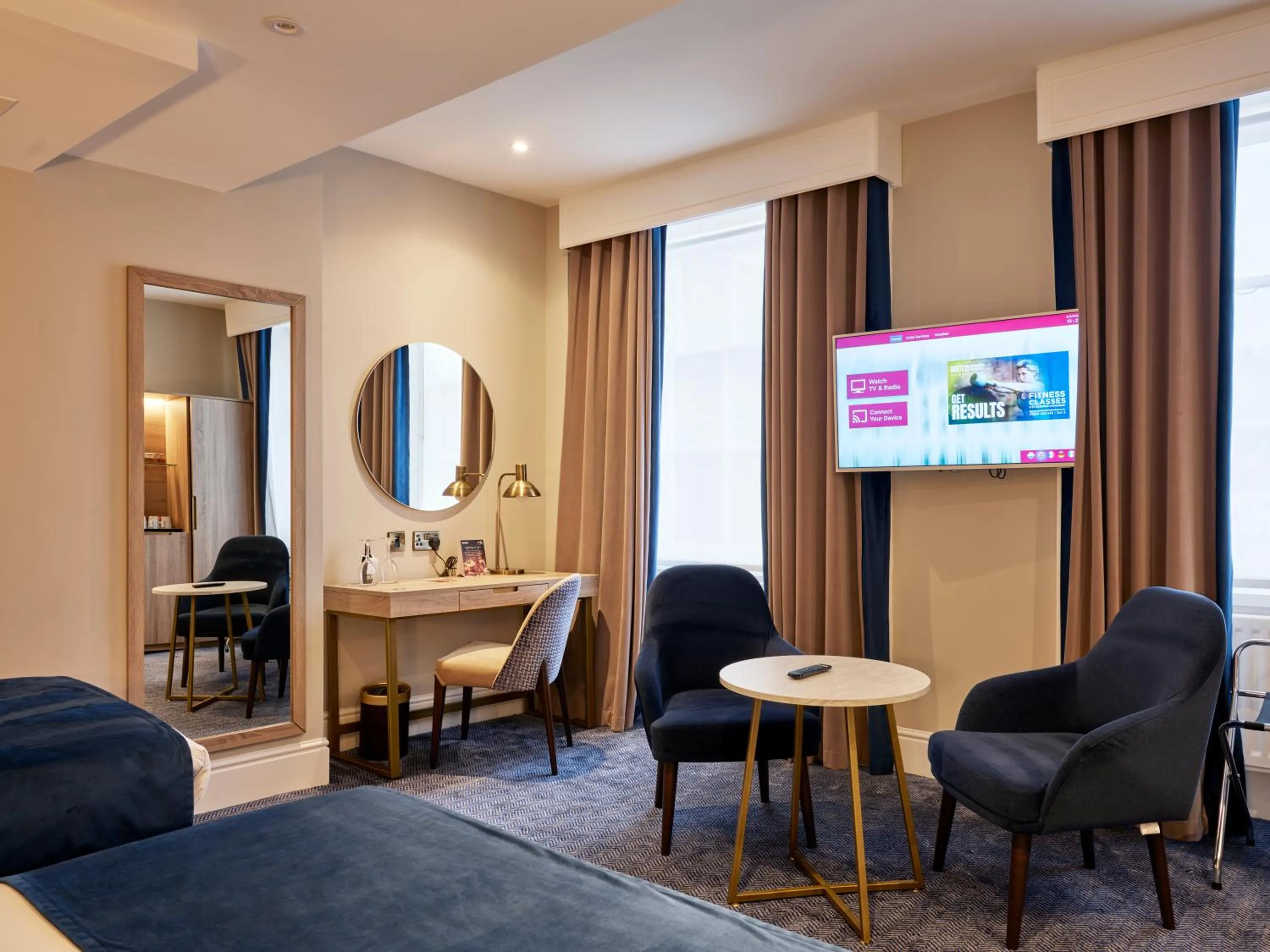 Seating area in Dover Marina Hotel & Spa, Tapestry Collection by Hilton