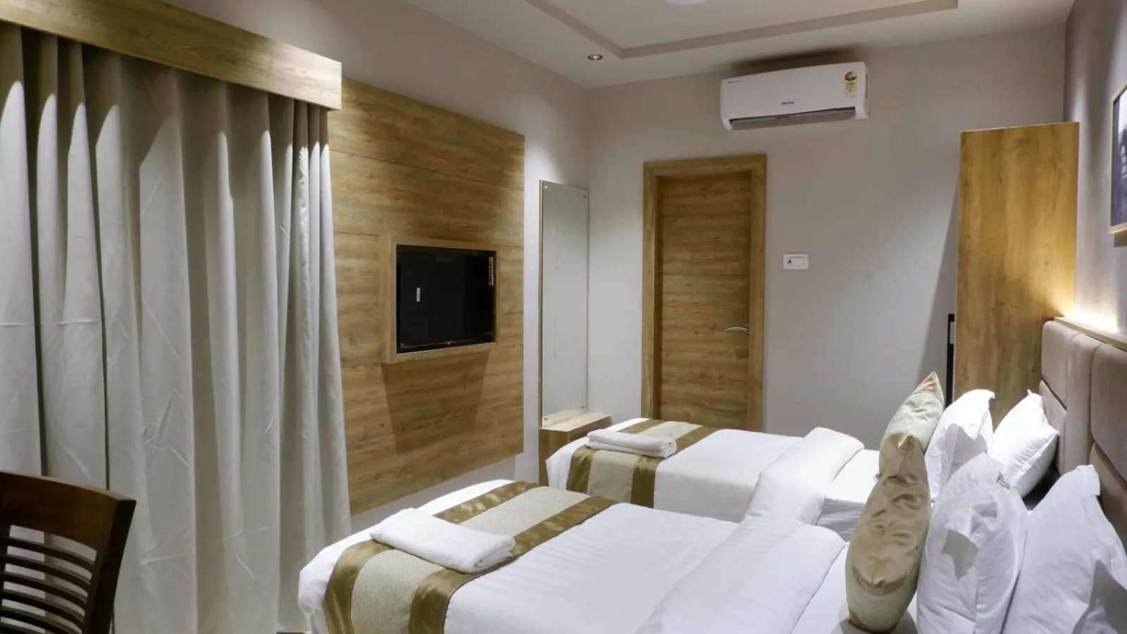 Bed in HOTEL AMBER PARAMOUNT