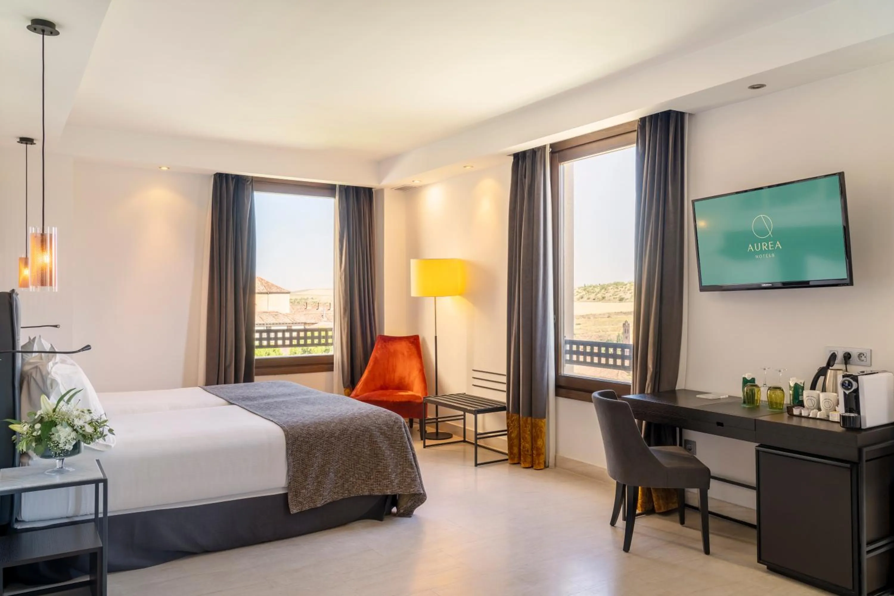 Photo of the whole room, Bed in Áurea Convento Capuchinos by Eurostars Hotel Company