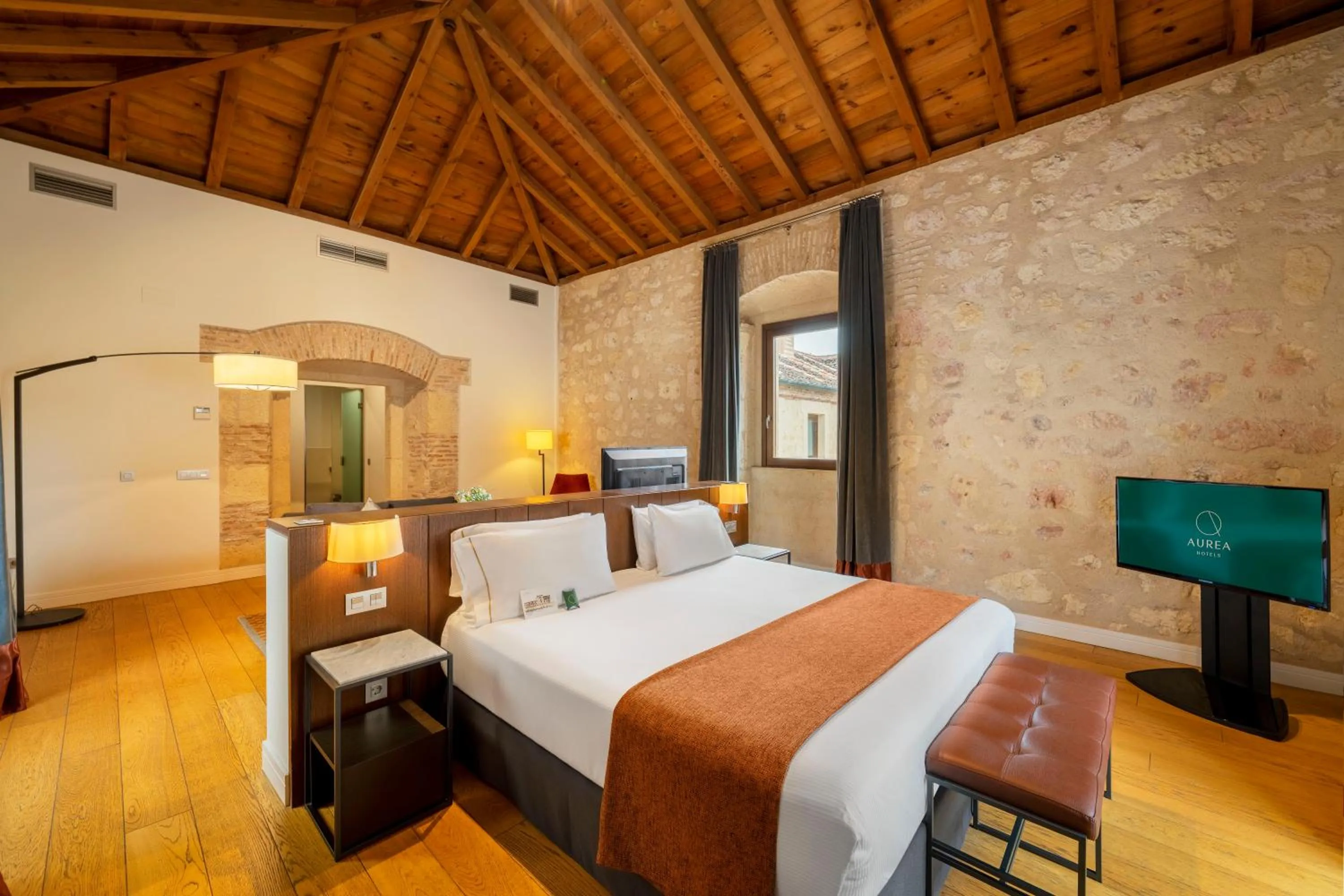 Bathroom, Bed in Áurea Convento Capuchinos by Eurostars Hotel Company