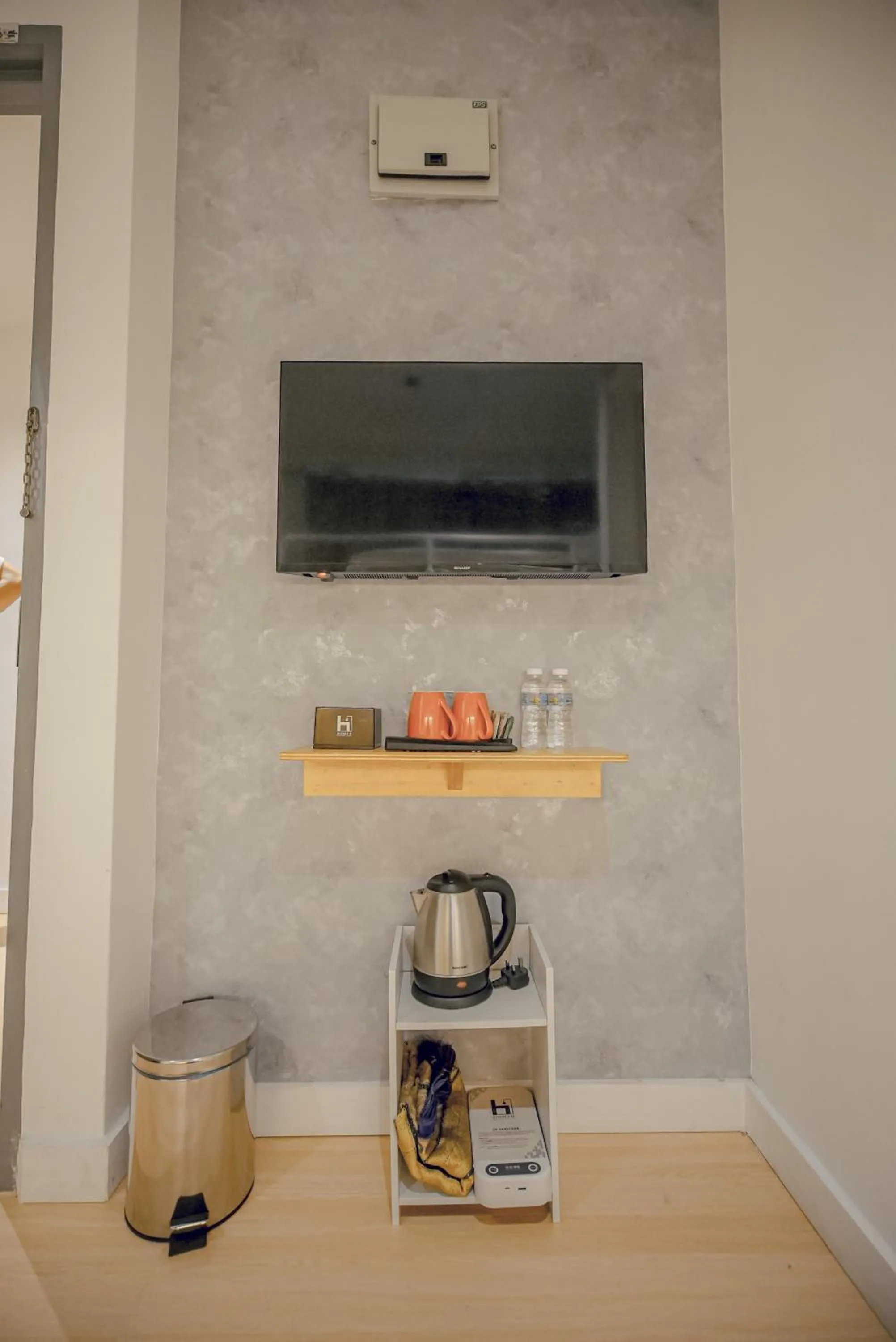 TV and multimedia in Double H Boutique Hotel