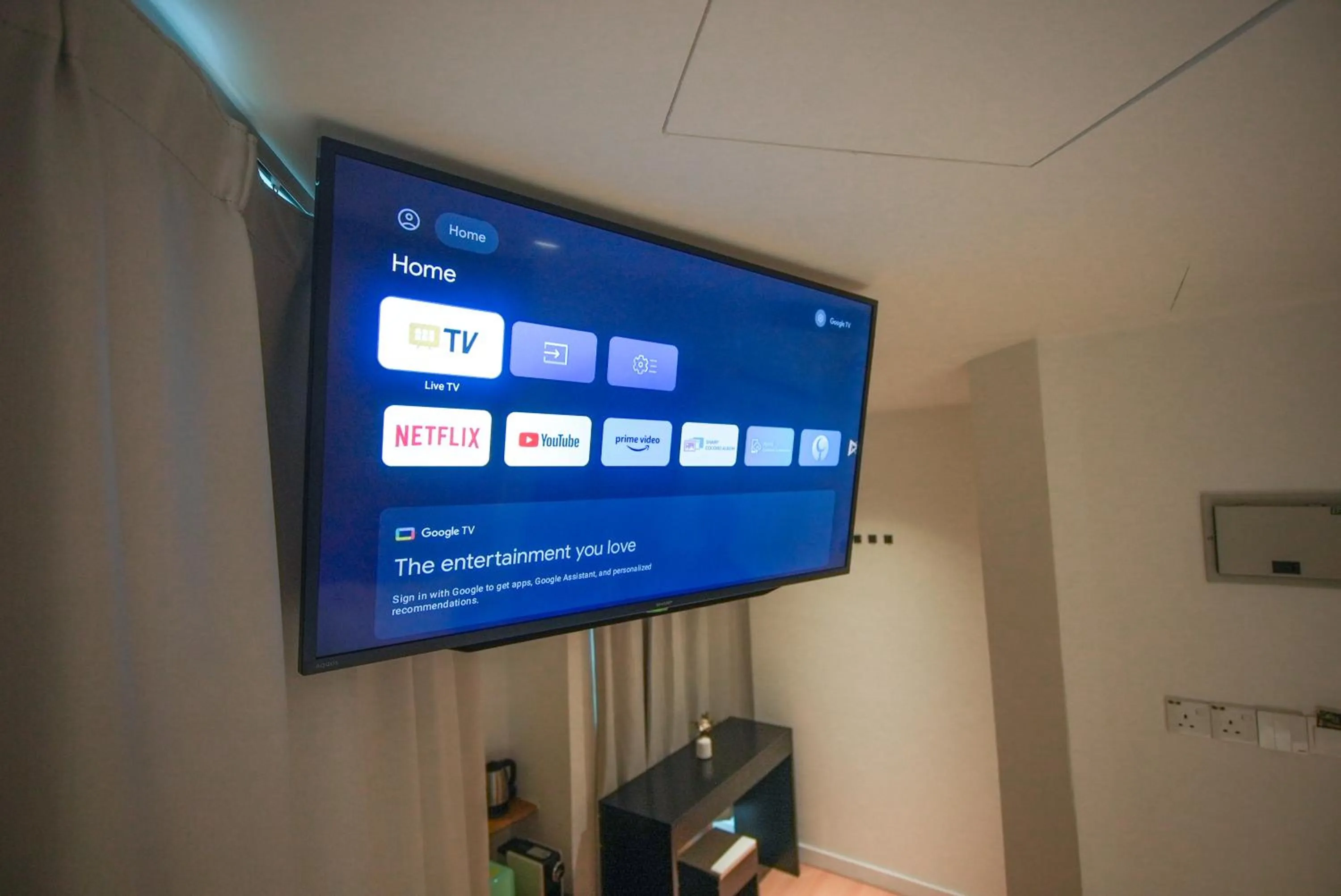 TV and multimedia in Double H Boutique Hotel