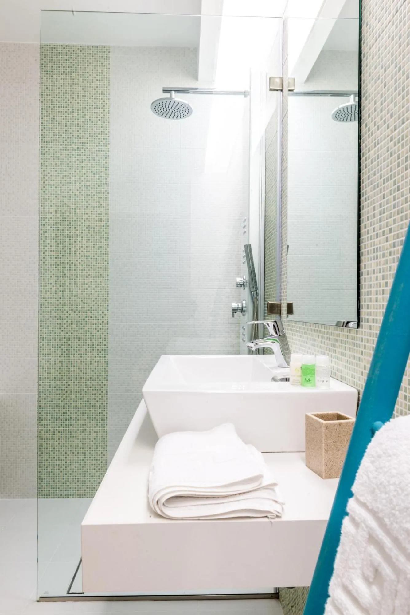 Bathroom in Hotel On Plonge Junior