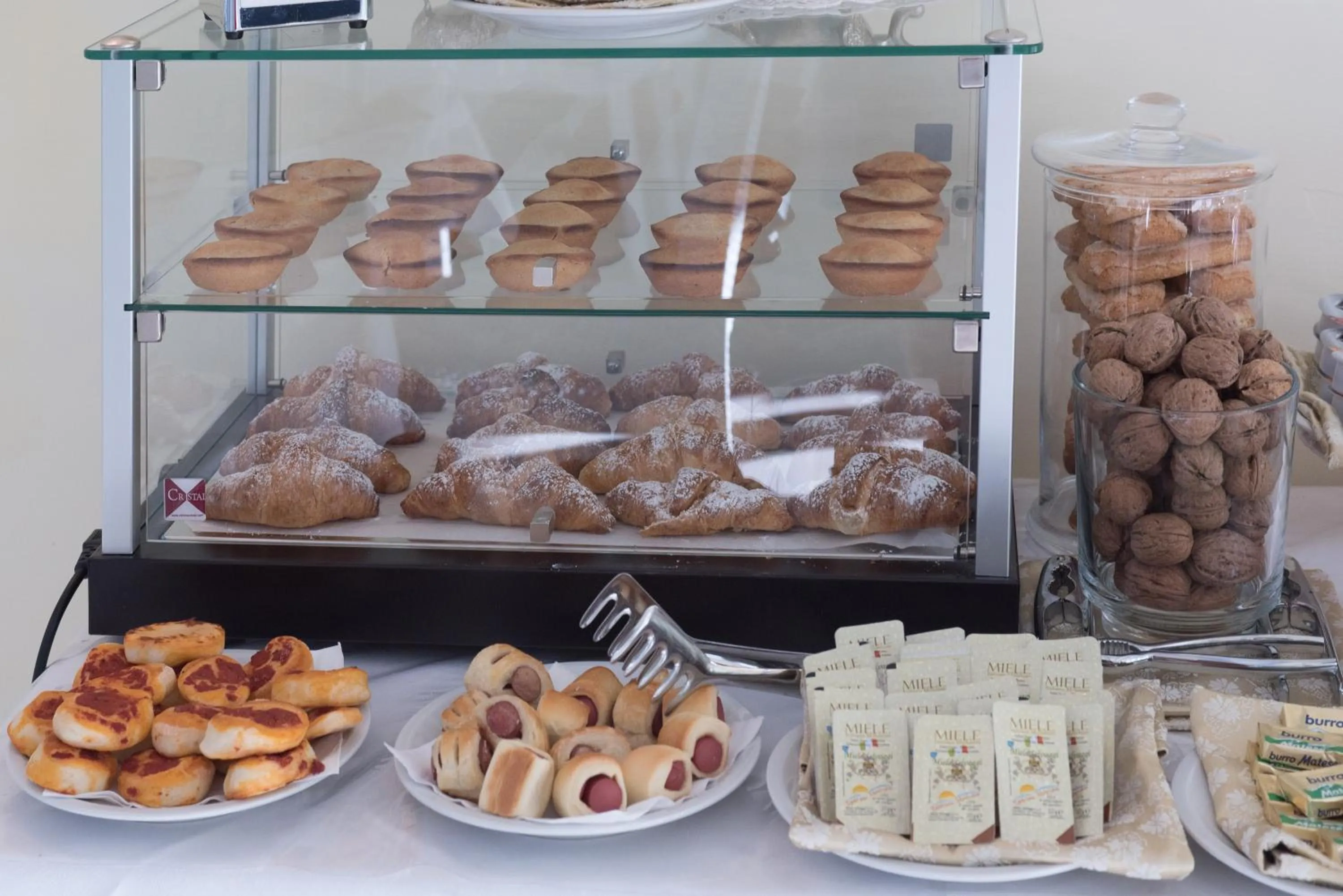 Food in Falli Exclusive Rooms and Breakfast -Boutique B&B-