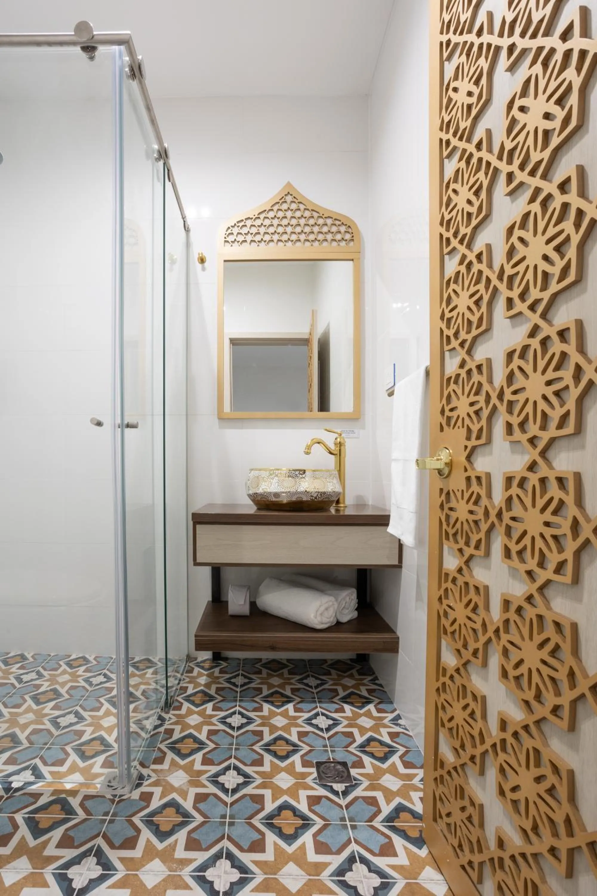 Shower in Prixma Hotel