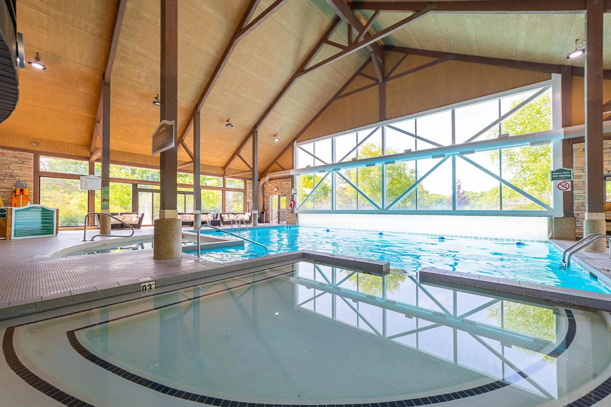 Hot Tub in Horseshoe Valley Suites - The Evergreen